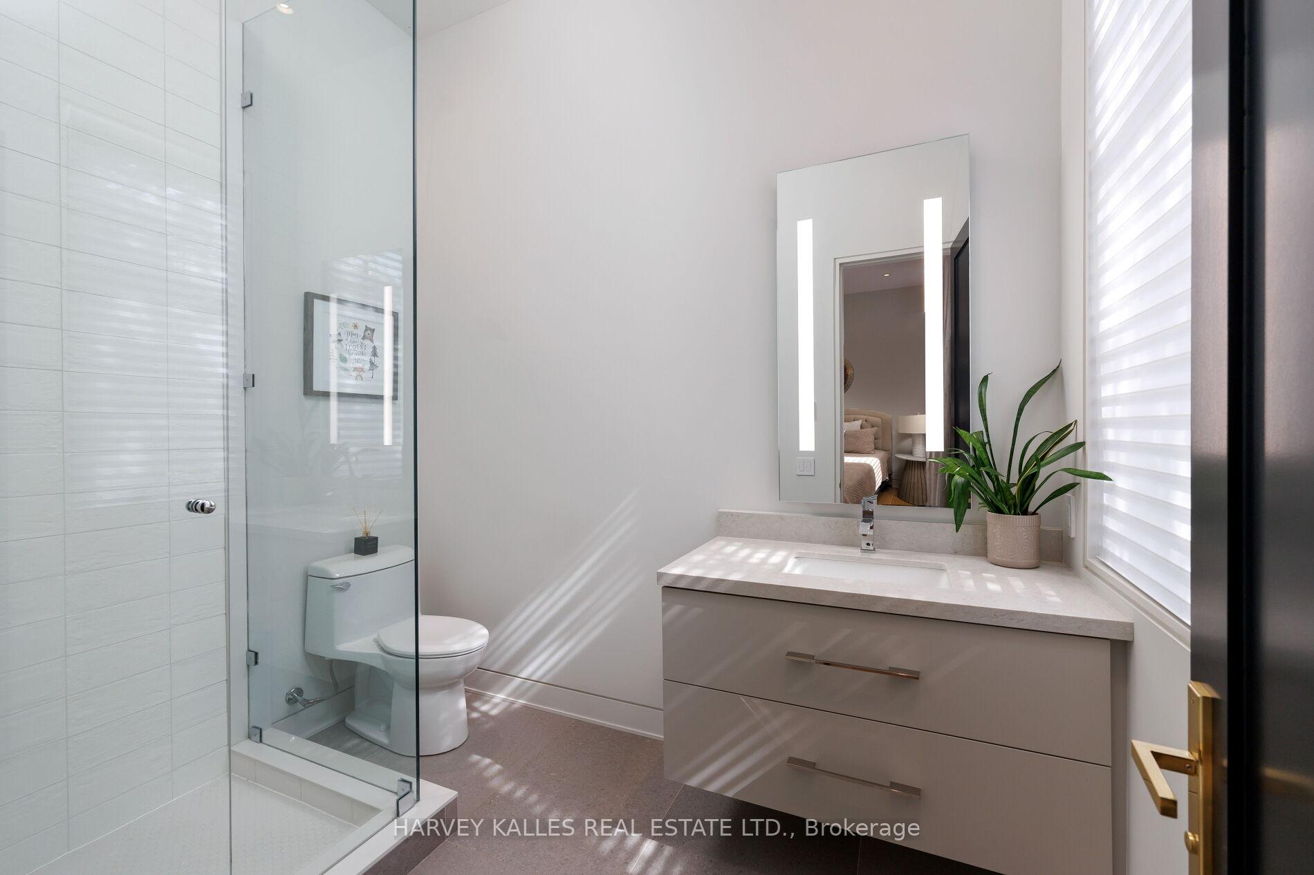 Photo 41 of 66 Thorncrest Road, Etobicoke, Princess-Rosethorn — HOMEH