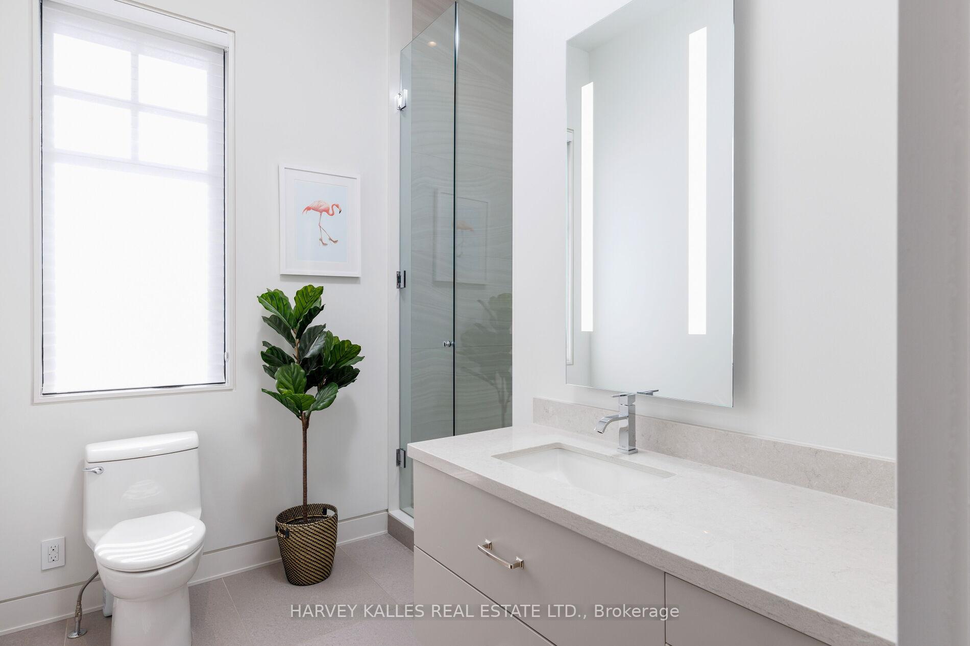 Photo 44 of 66 Thorncrest Road, Etobicoke, Princess-Rosethorn — HOMEH