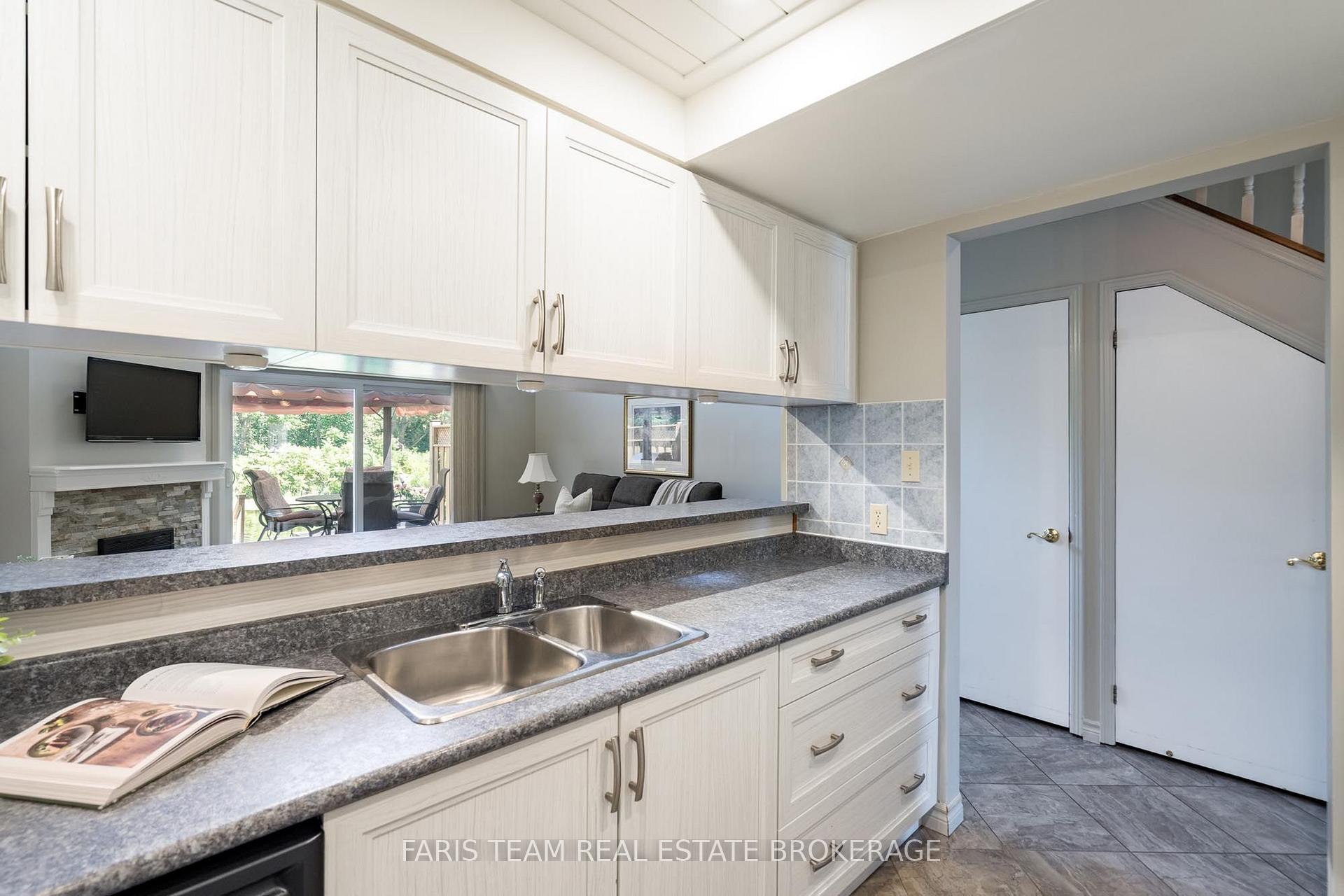 Photo 7 of Unit 16, 21 Laguna Parkway, Ramara, Rural Ramara — HOMEH