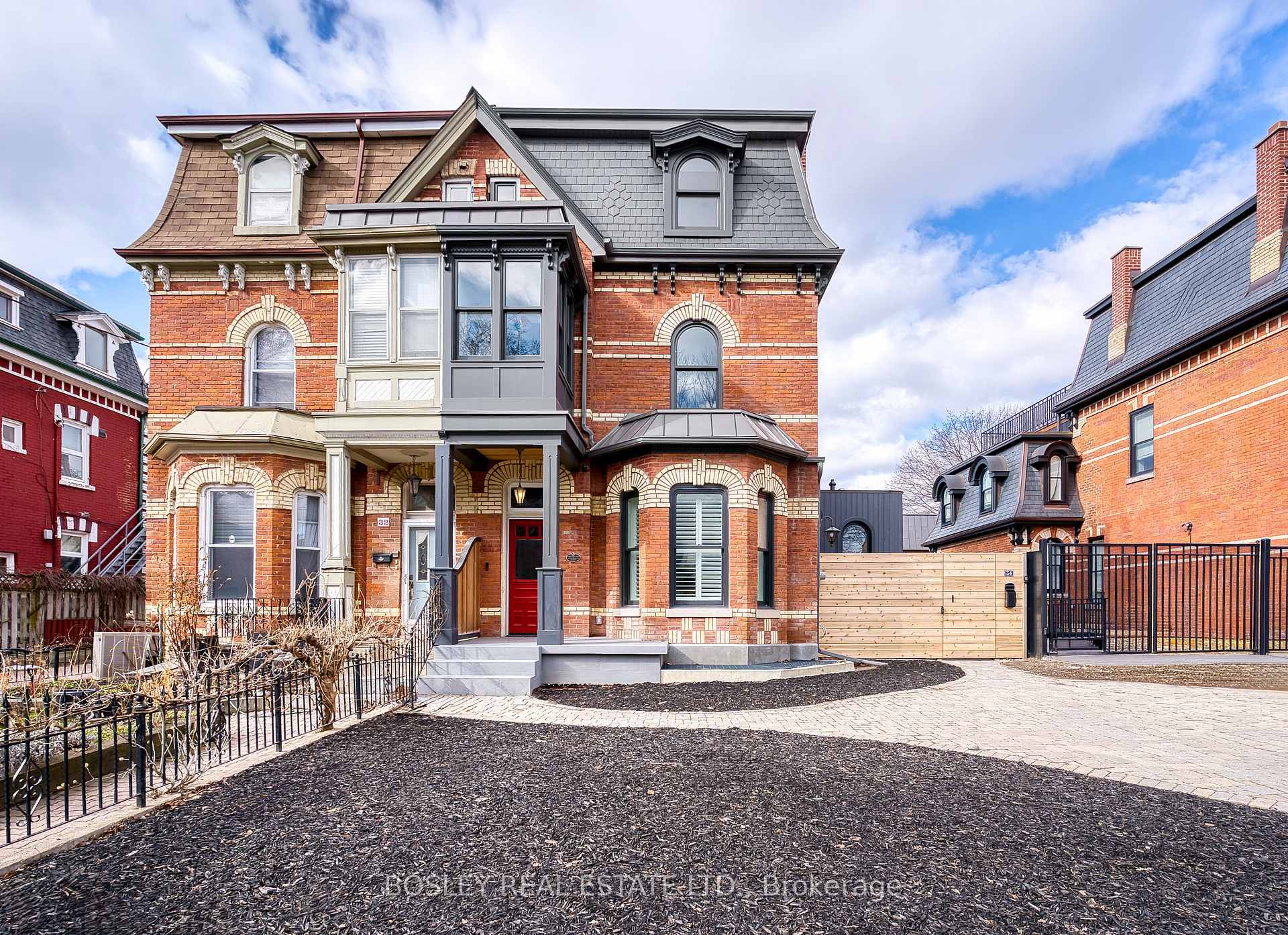 Photo 3 of 34 Beaconsfield Avenue, Toronto, Little Portugal — HOMEH