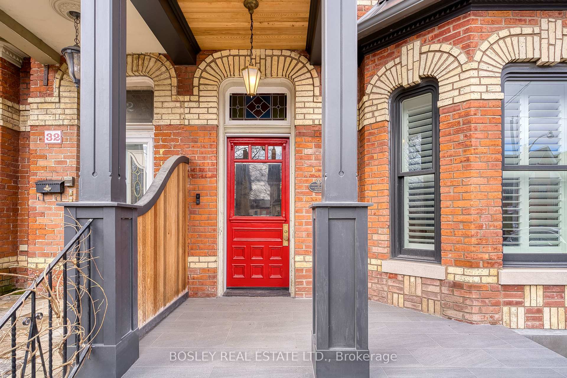 Photo 4 of 34 Beaconsfield Avenue, Toronto, Little Portugal — HOMEH