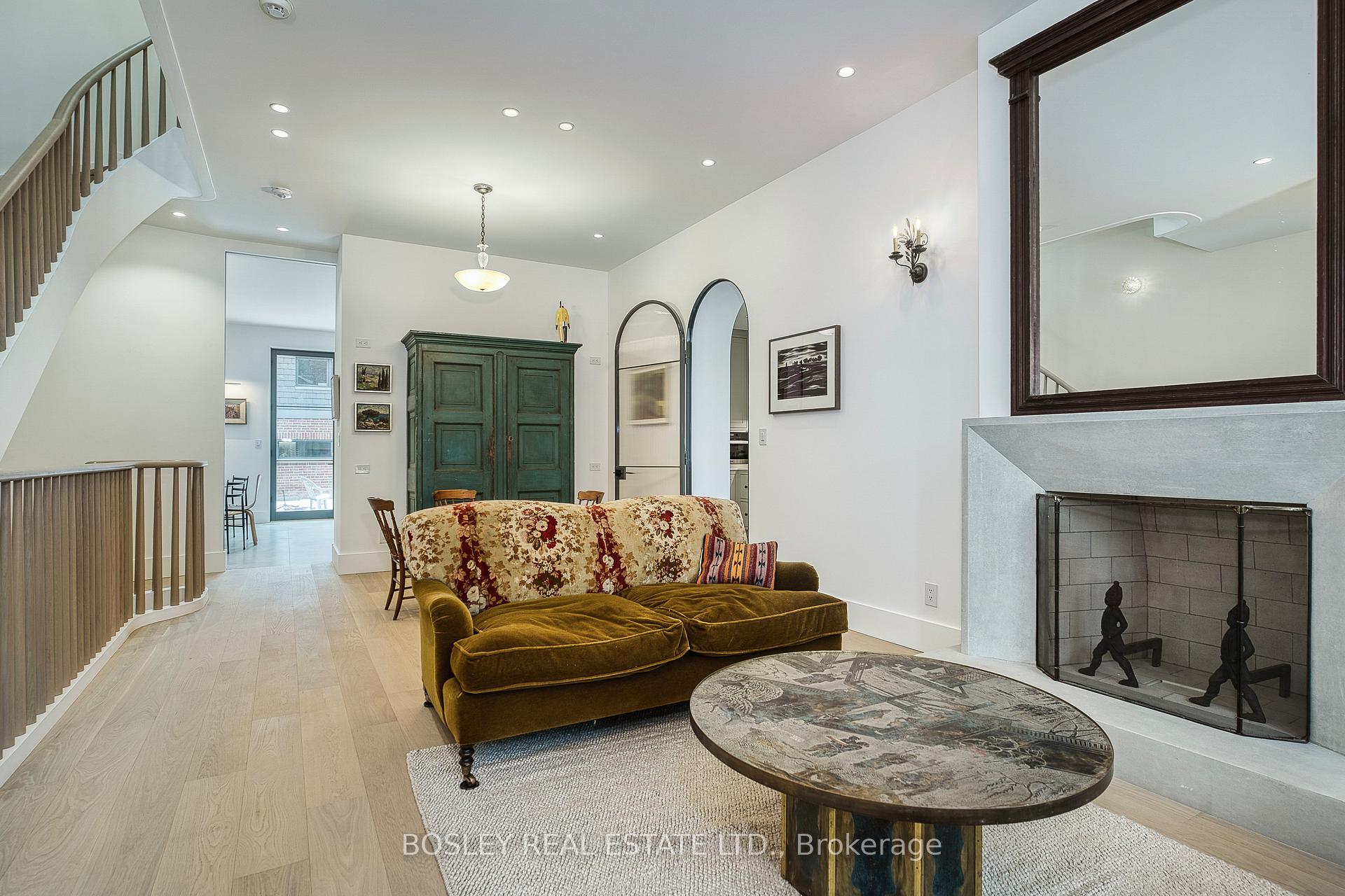 Photo 6 of 34 Beaconsfield Avenue, Toronto, Little Portugal — HOMEH