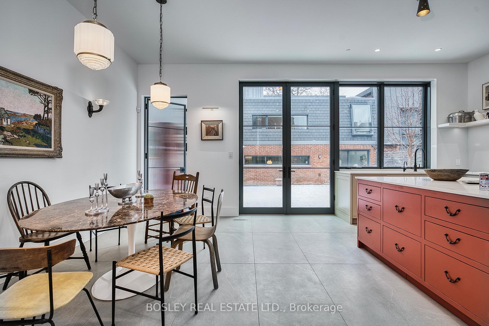 Photo 10 of 34 Beaconsfield Avenue, Toronto, Little Portugal — HOMEH