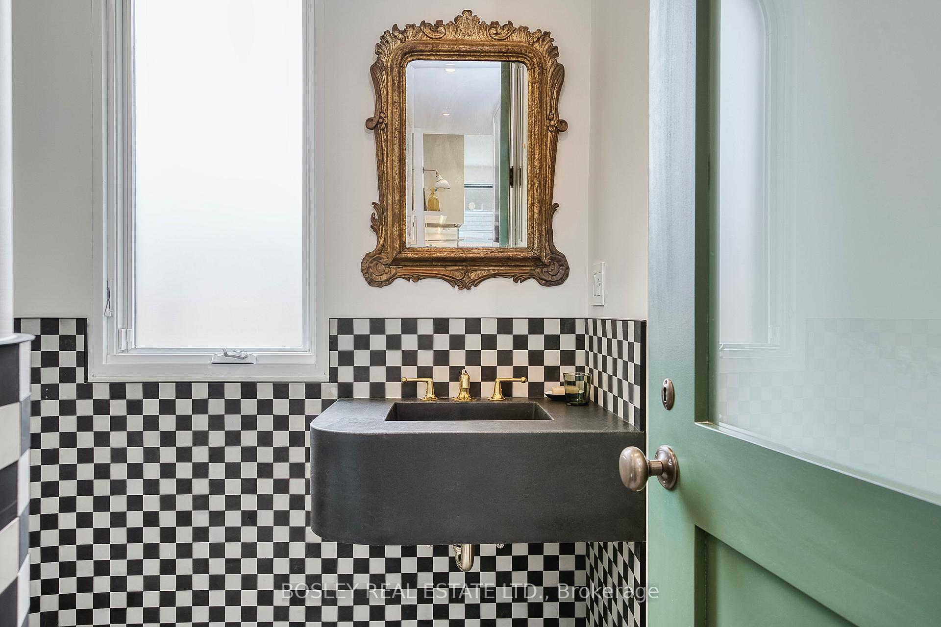 Photo 19 of 34 Beaconsfield Avenue, Toronto, Little Portugal — HOMEH
