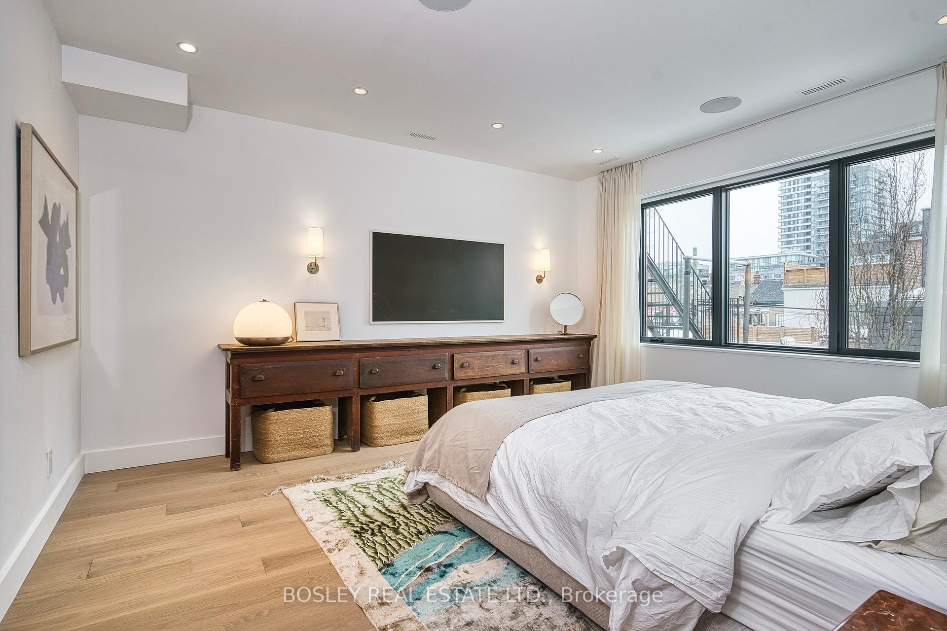Photo 20 of 34 Beaconsfield Avenue, Toronto, Little Portugal — HOMEH