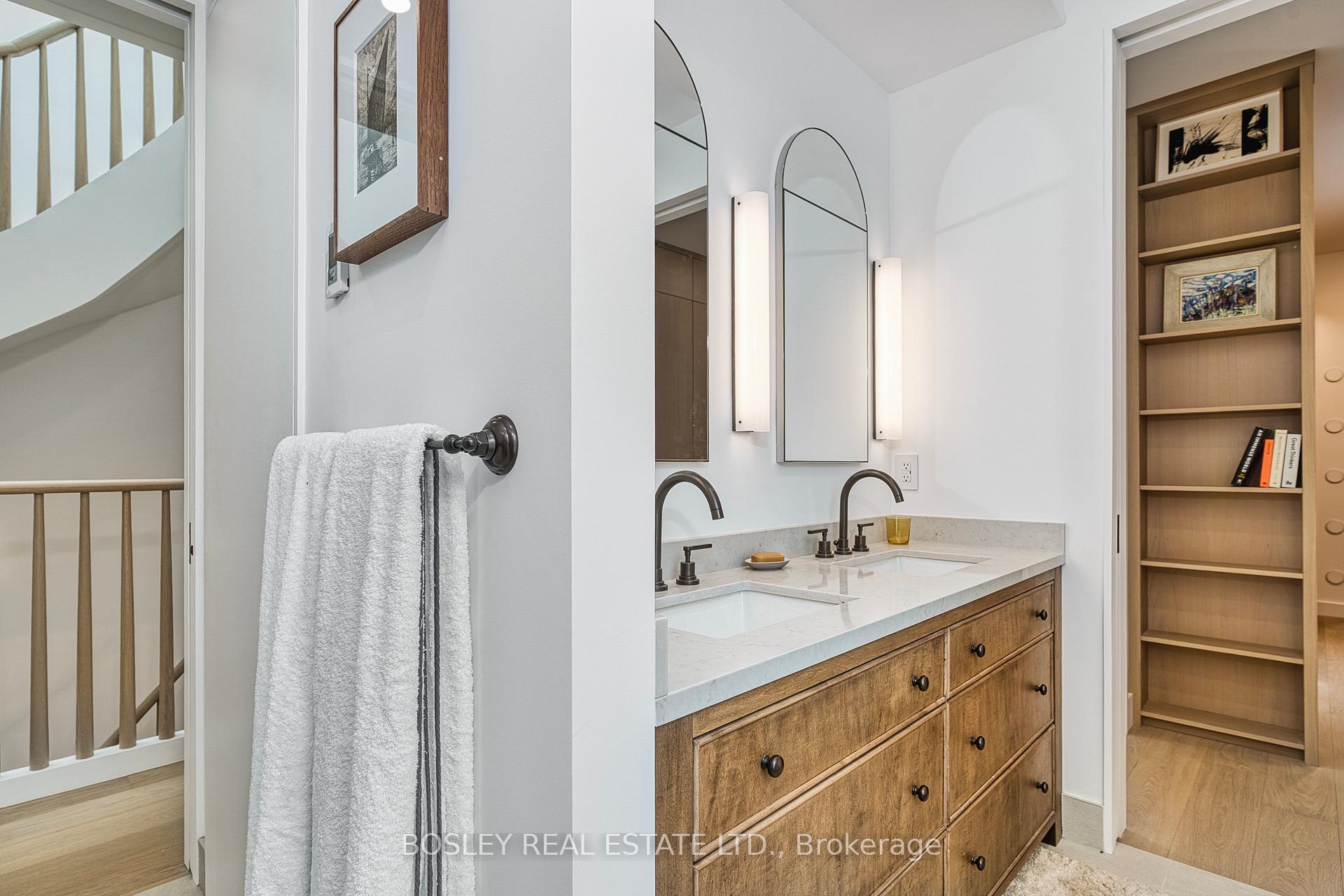 Photo 24 of 34 Beaconsfield Avenue, Toronto, Little Portugal — HOMEH
