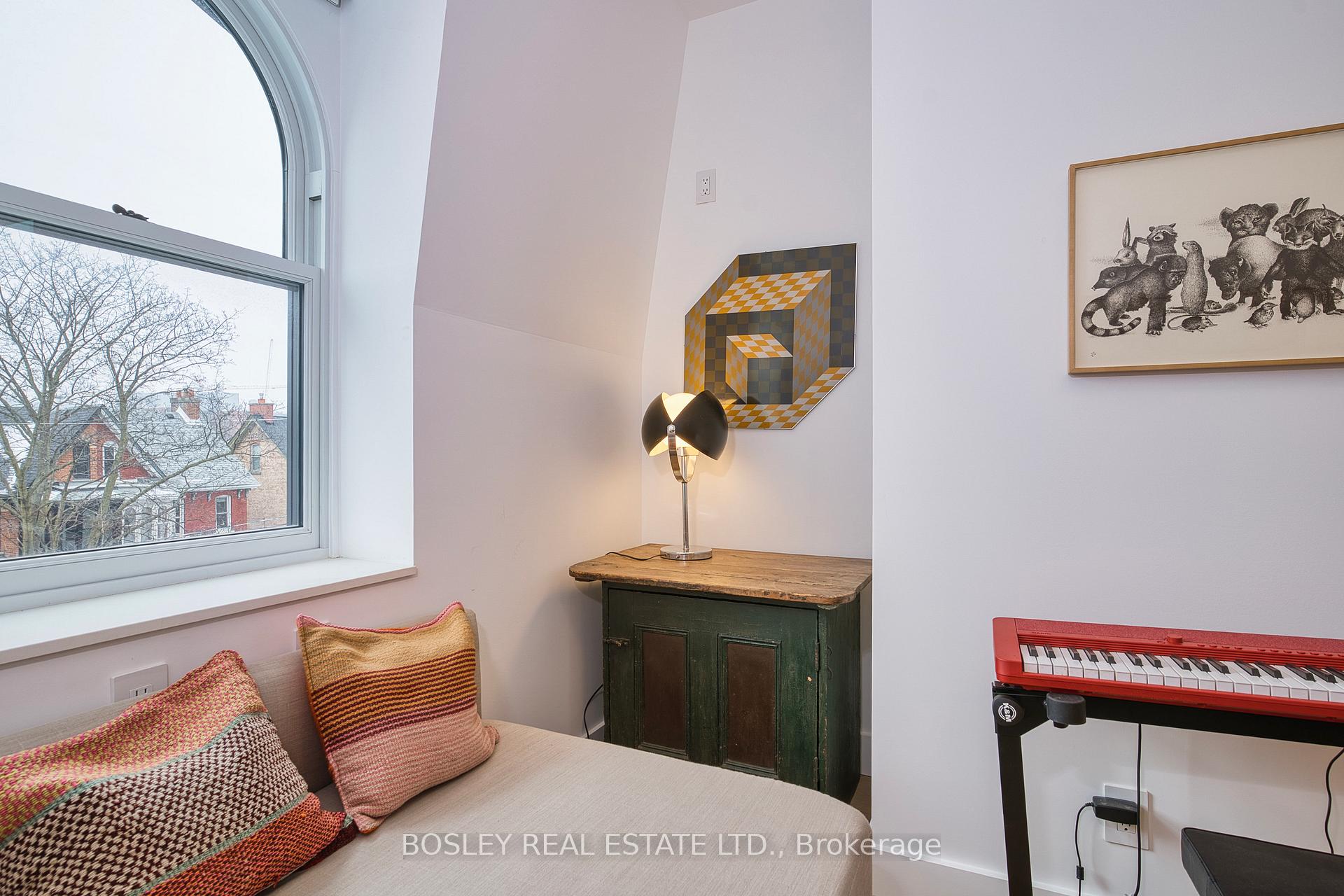 Photo 29 of 34 Beaconsfield Avenue, Toronto, Little Portugal — HOMEH