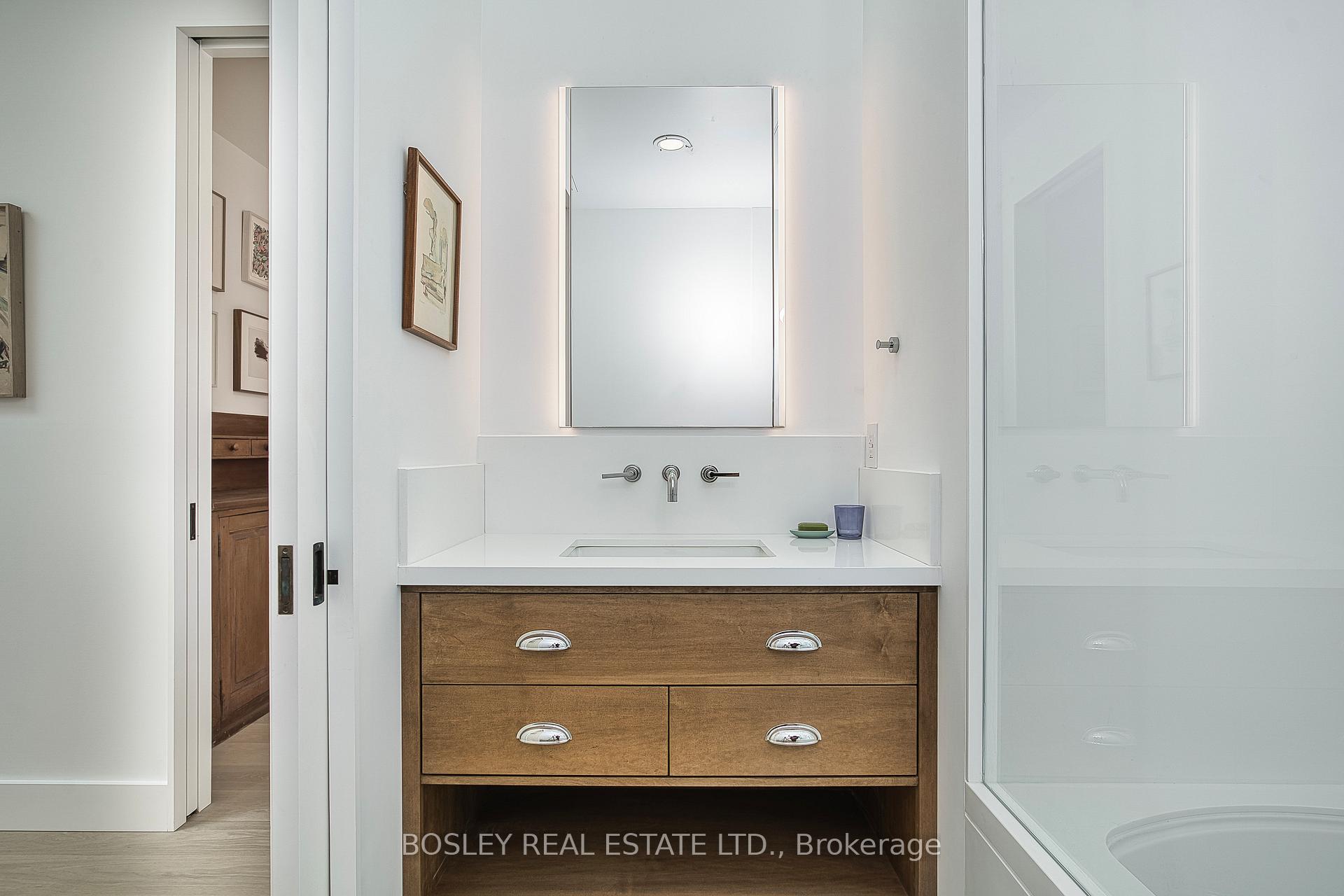 Photo 32 of 34 Beaconsfield Avenue, Toronto, Little Portugal — HOMEH