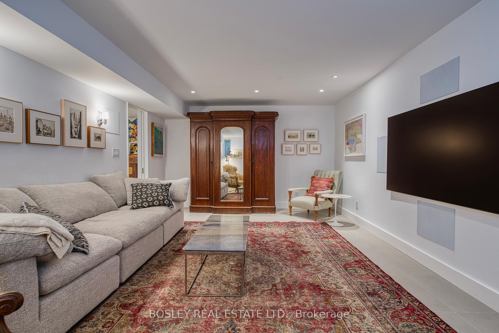 Photo 35 of 34 Beaconsfield Avenue, Toronto, Little Portugal — HOMEH