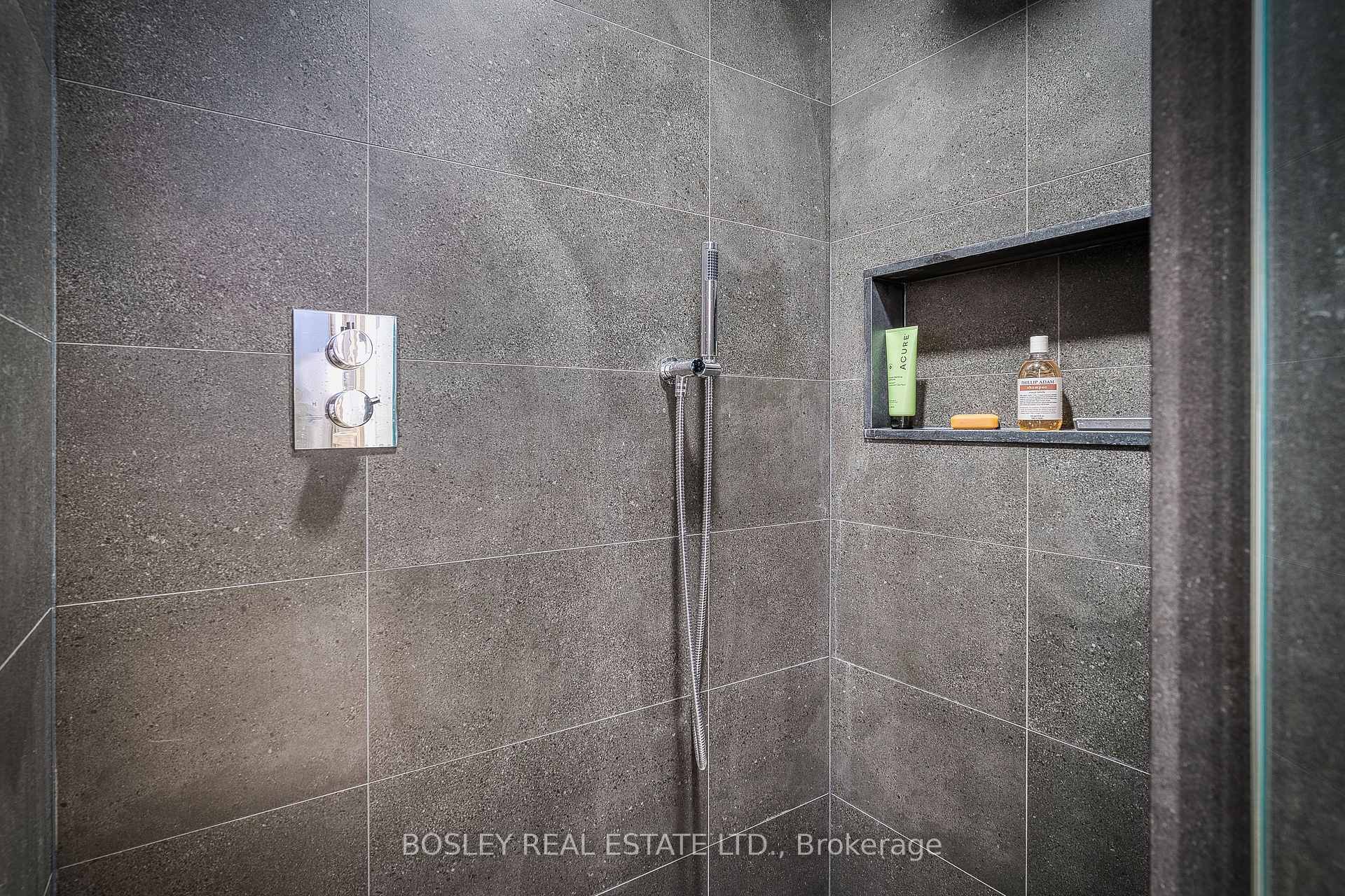 Photo 38 of 34 Beaconsfield Avenue, Toronto, Little Portugal — HOMEH