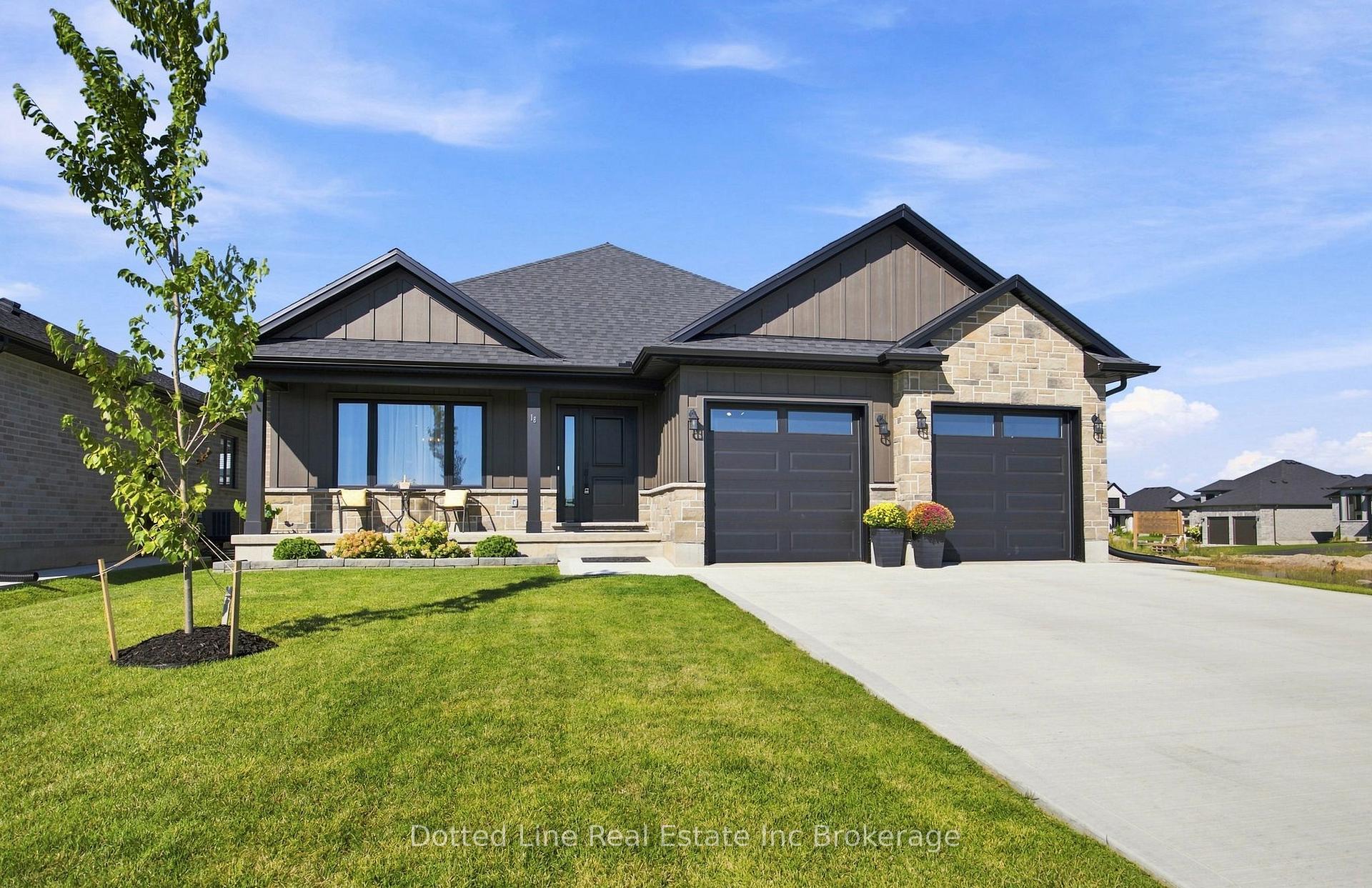 Photo 2 of 18 Walnut Drive, Tillsonburg — HOMEH