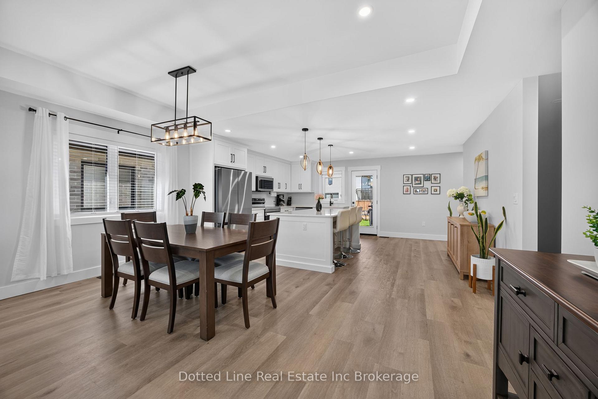 Photo 8 of 18 Walnut Drive, Tillsonburg — HOMEH
