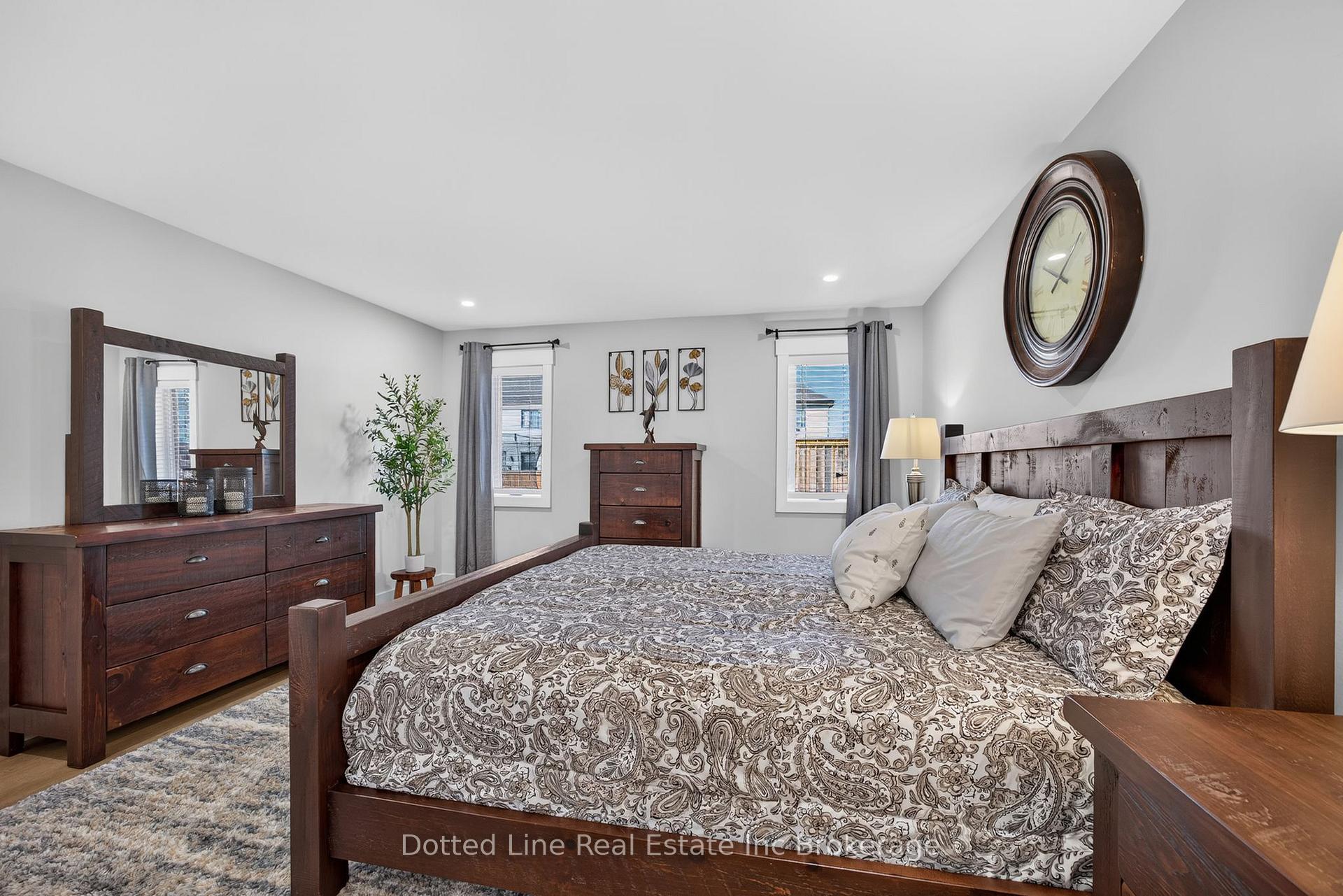 Photo 16 of 18 Walnut Drive, Tillsonburg — HOMEH