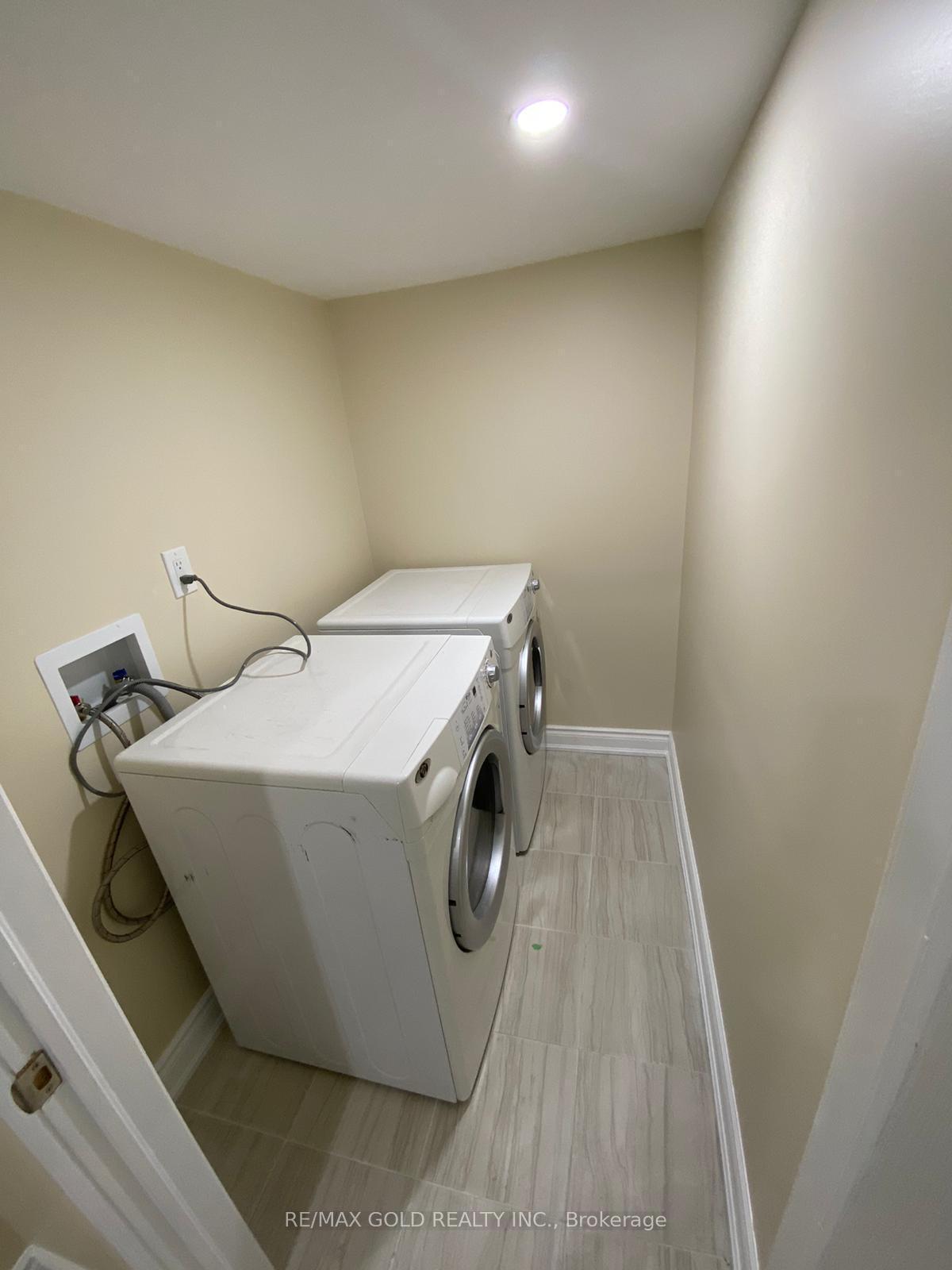 Photo 12 of Unit Lower, 1664 Norris Circle, Milton, Beaty — HOMEH