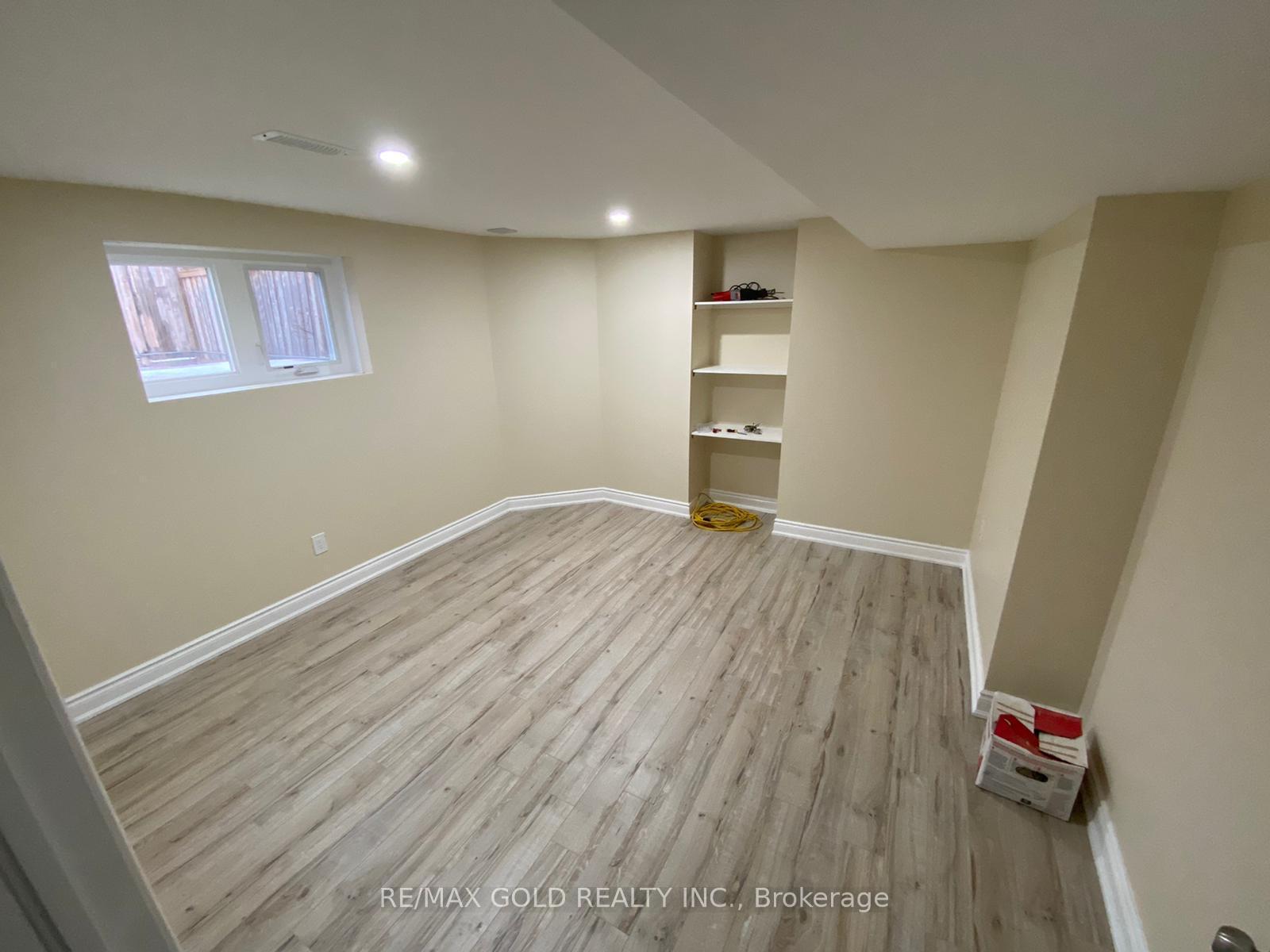 Photo 13 of Unit Lower, 1664 Norris Circle, Milton, Beaty — HOMEH