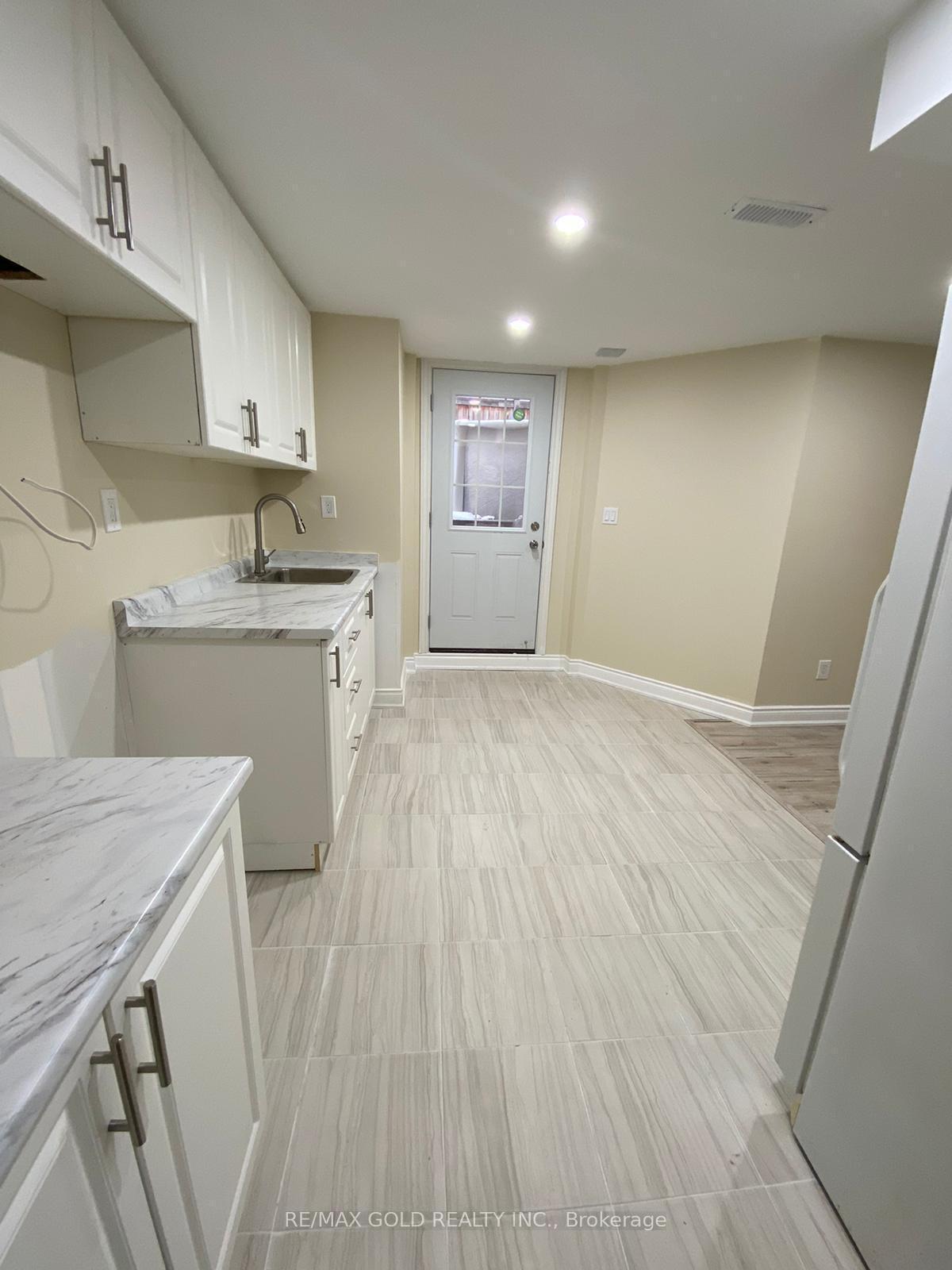 Photo 14 of Unit Lower, 1664 Norris Circle, Milton, Beaty — HOMEH