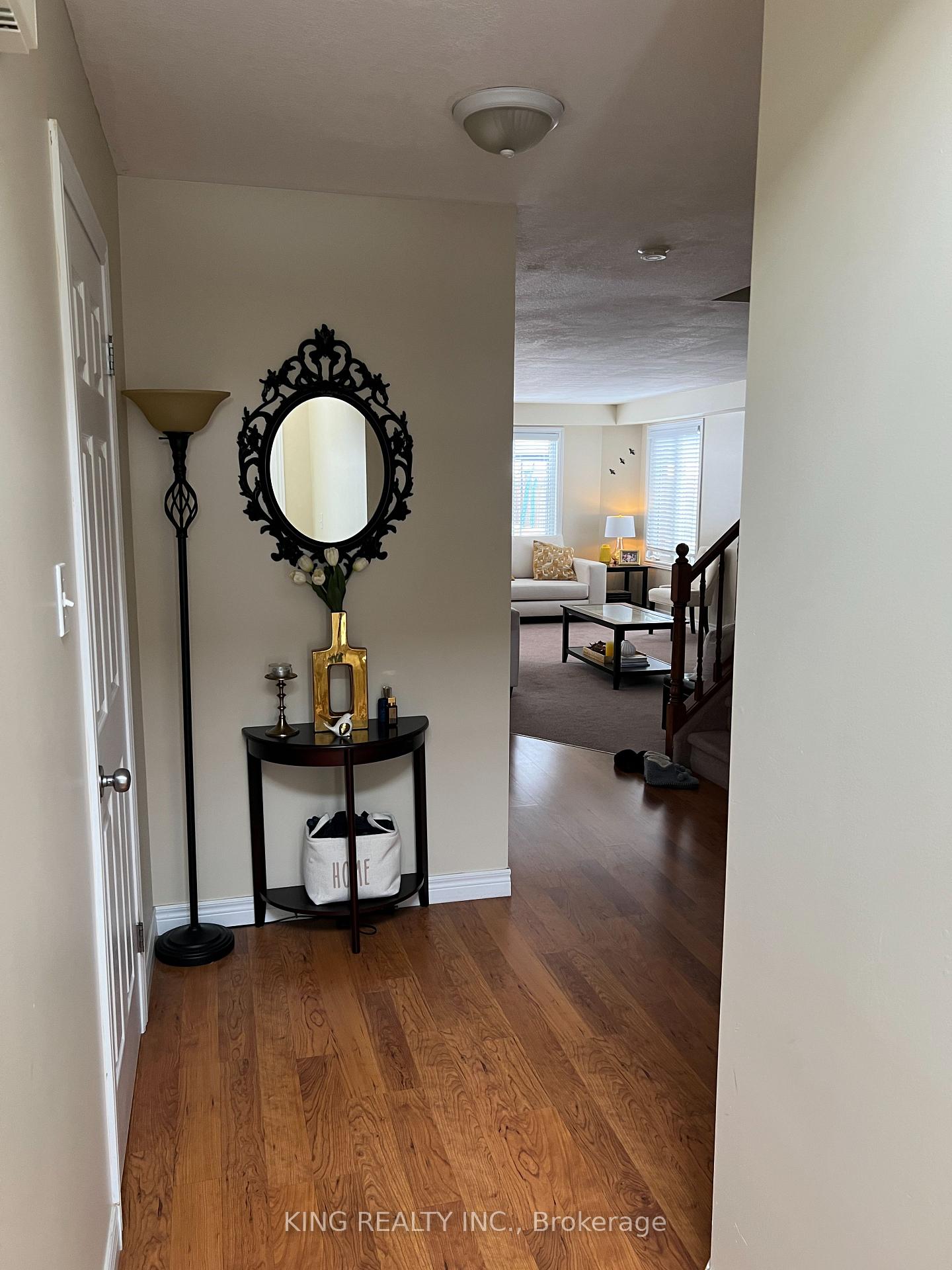 Photo 9 of 560 Garibaldi Avenue, London, North B — HOMEH