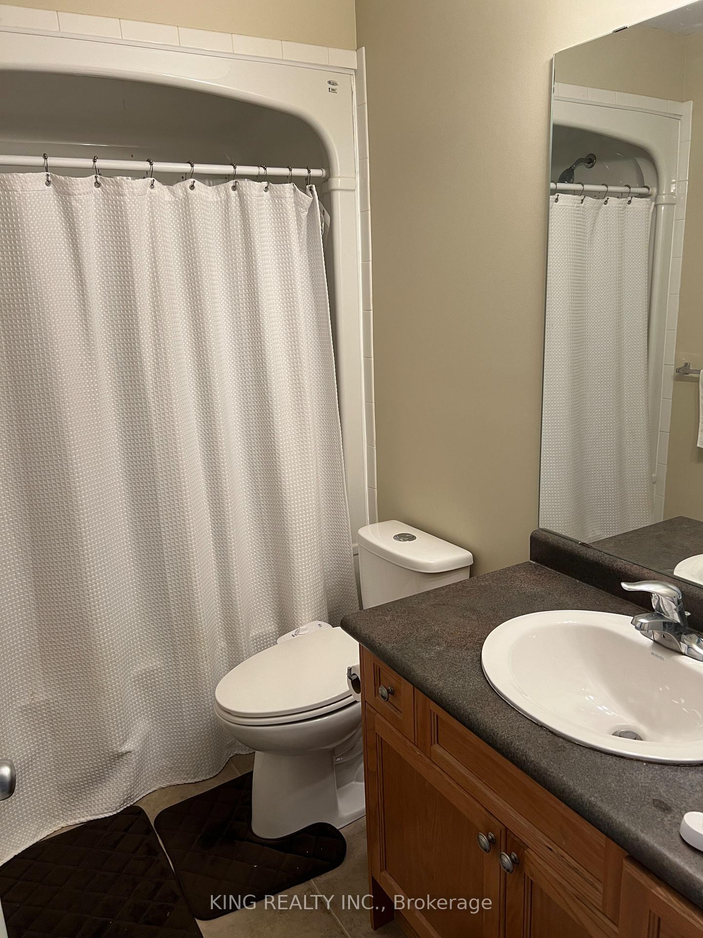 Photo 12 of 560 Garibaldi Avenue, London, North B — HOMEH