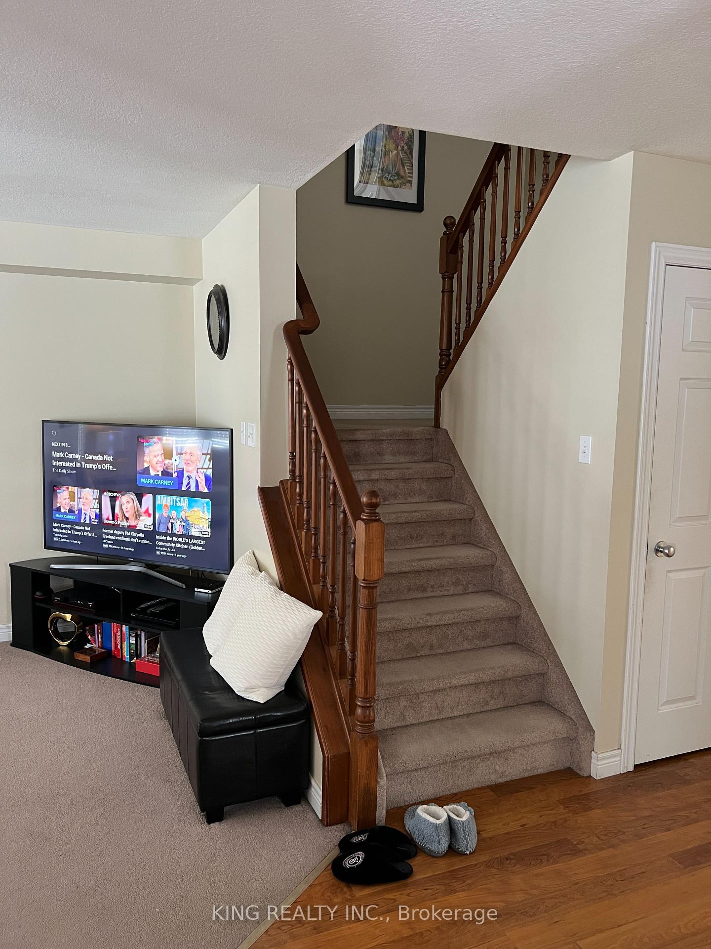 Photo 14 of 560 Garibaldi Avenue, London, North B — HOMEH