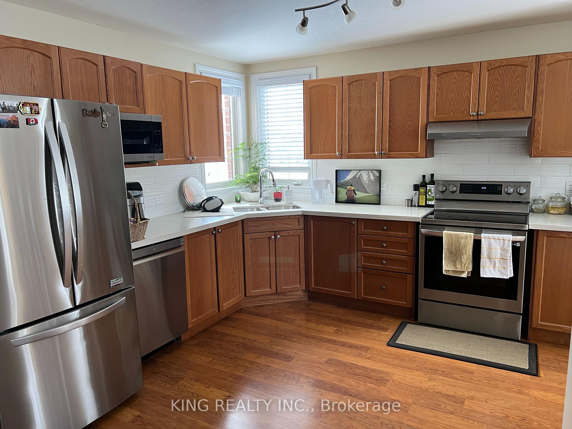Photo 18 of 560 Garibaldi Avenue, London, North B — HOMEH