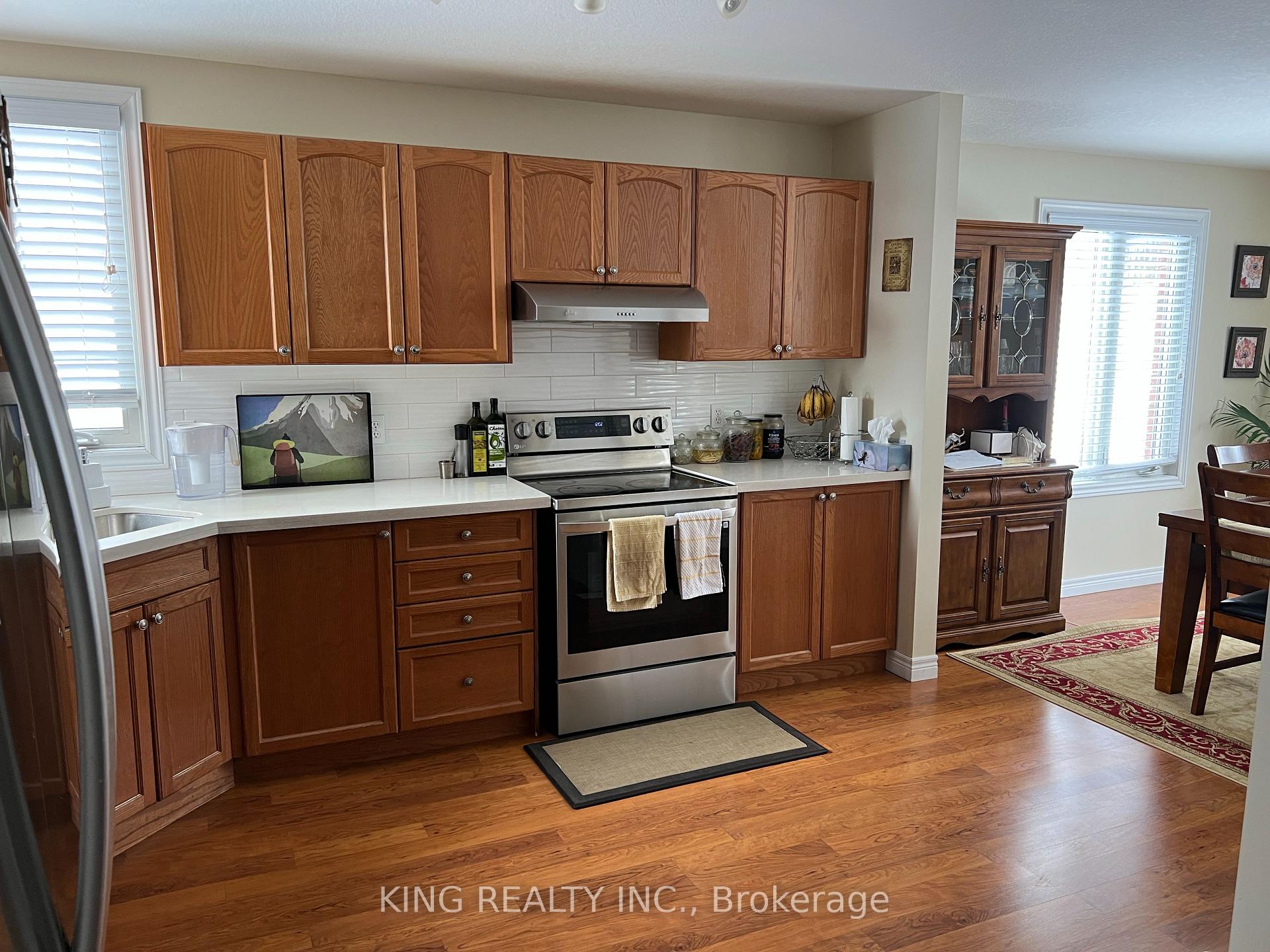 Photo 19 of 560 Garibaldi Avenue, London, North B — HOMEH