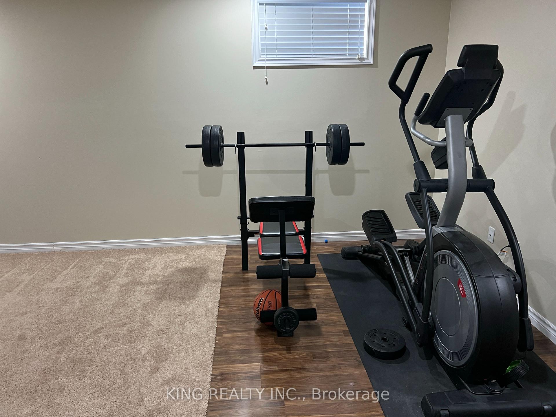 Photo 35 of 560 Garibaldi Avenue, London, North B — HOMEH