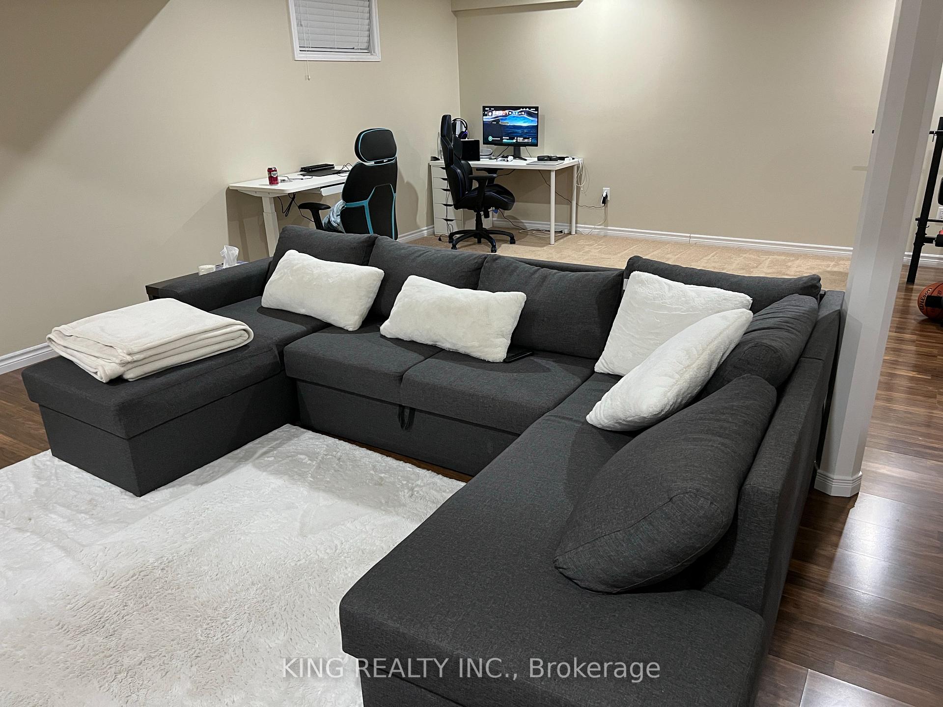 Photo 36 of 560 Garibaldi Avenue, London, North B — HOMEH