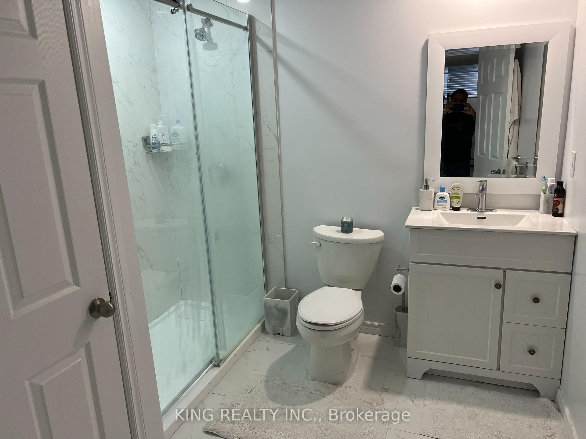 Photo 37 of 560 Garibaldi Avenue, London, North B — HOMEH