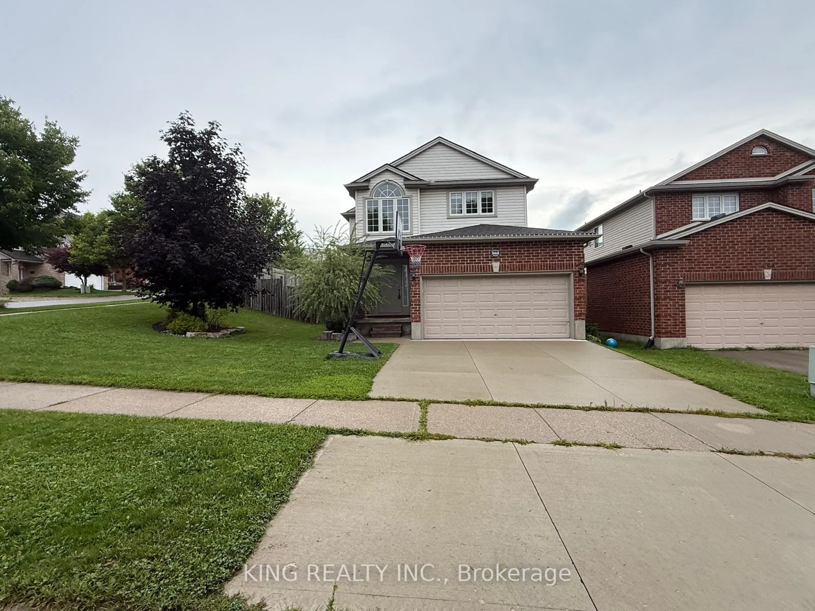 Photo 6 of 560 Garibaldi Avenue, London, North B — HOMEH