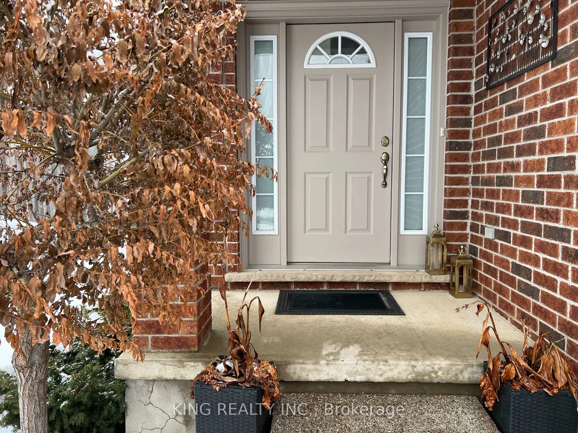 Photo 29 of 560 Garibaldi Avenue, London, North B — HOMEH