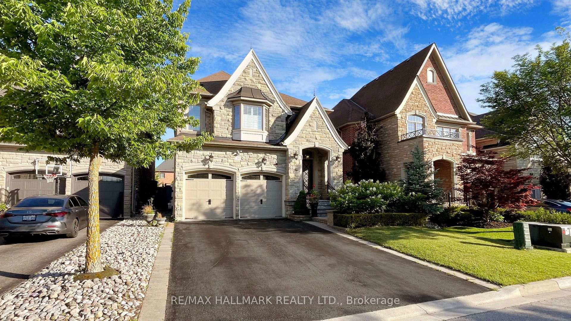 Photo 2 of 39 Lilly Valley Crescent, King, King City — HOMEH