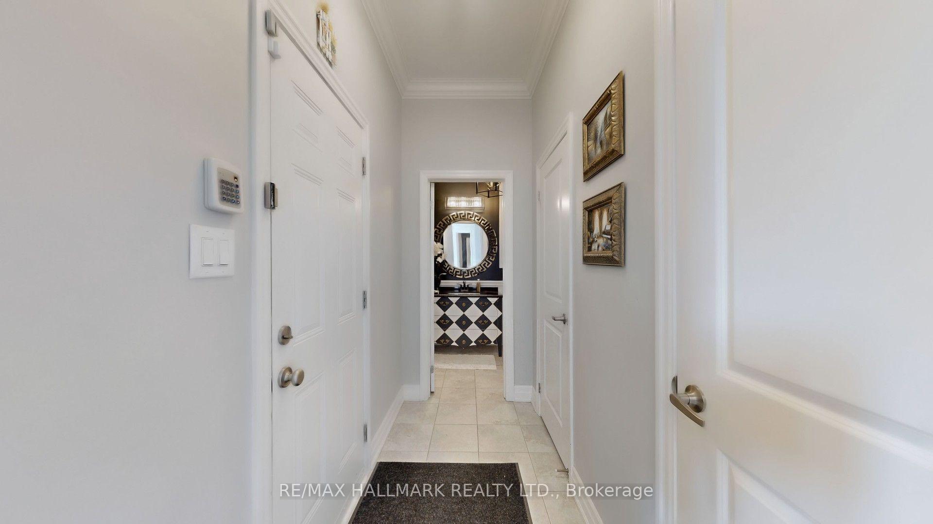 Photo 7 of 39 Lilly Valley Crescent, King, King City — HOMEH