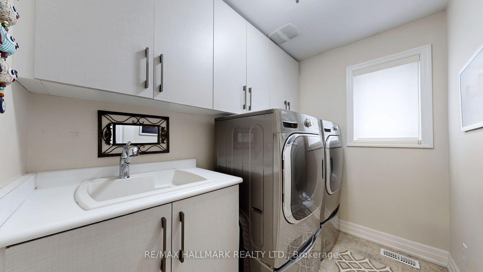 Photo 33 of 39 Lilly Valley Crescent, King, King City — HOMEH