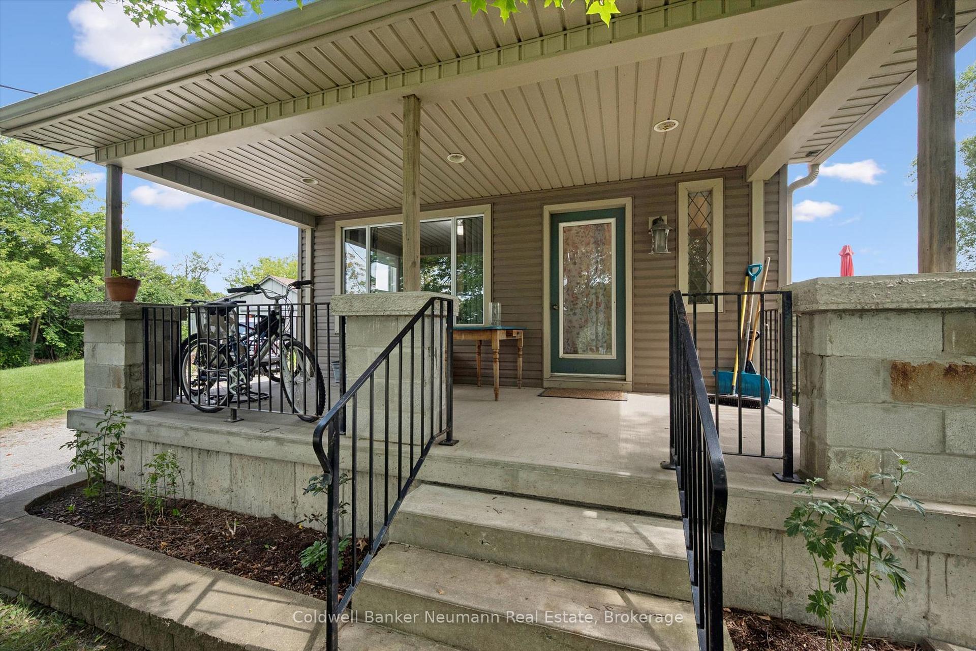 Photo 7 of 527 Stone Road E, Guelph, York/Watson Industrial Park — HOMEH