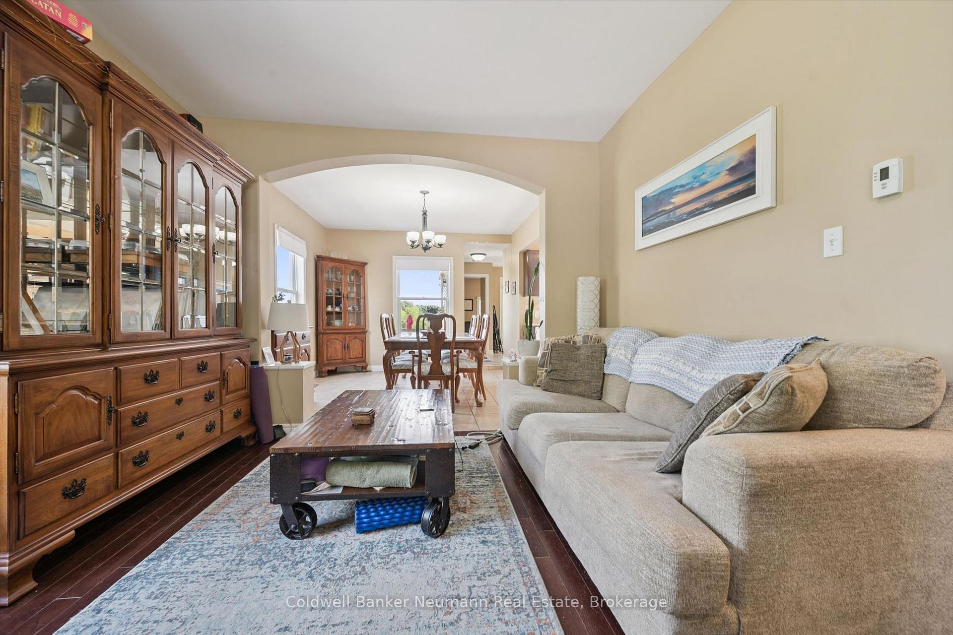 Photo 10 of 527 Stone Road E, Guelph, York/Watson Industrial Park — HOMEH