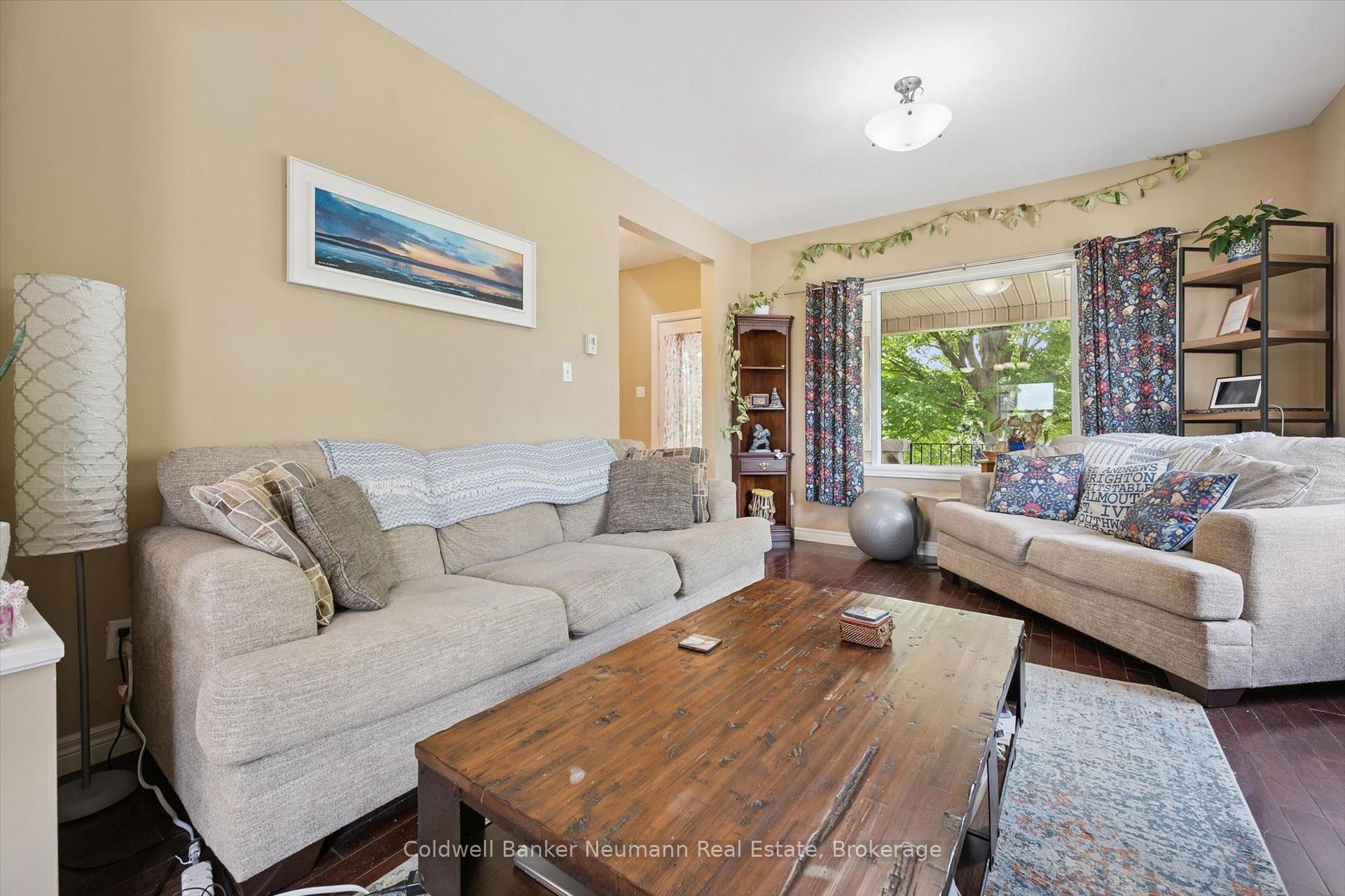 Photo 11 of 527 Stone Road E, Guelph, York/Watson Industrial Park — HOMEH