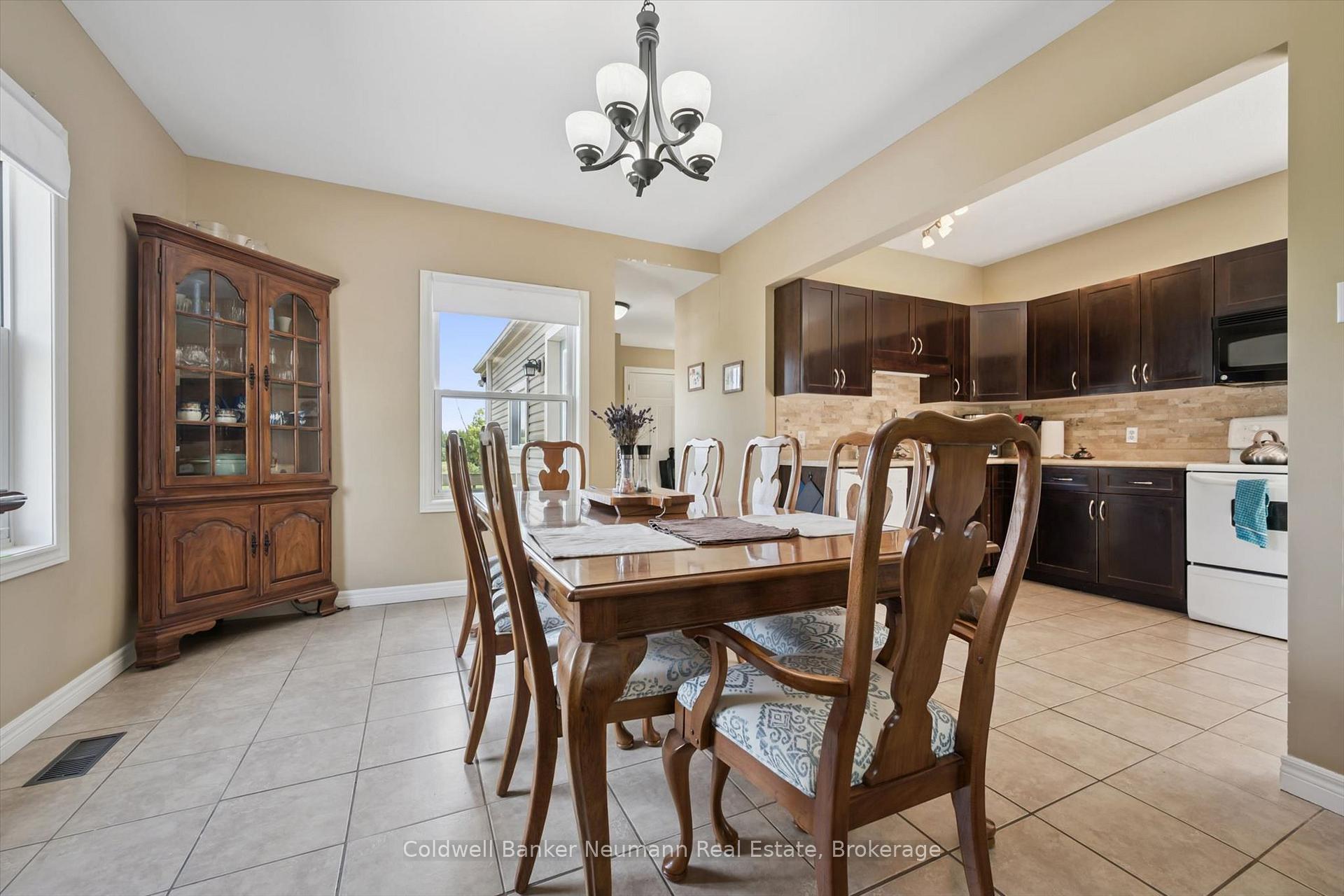 Photo 13 of 527 Stone Road E, Guelph, York/Watson Industrial Park — HOMEH