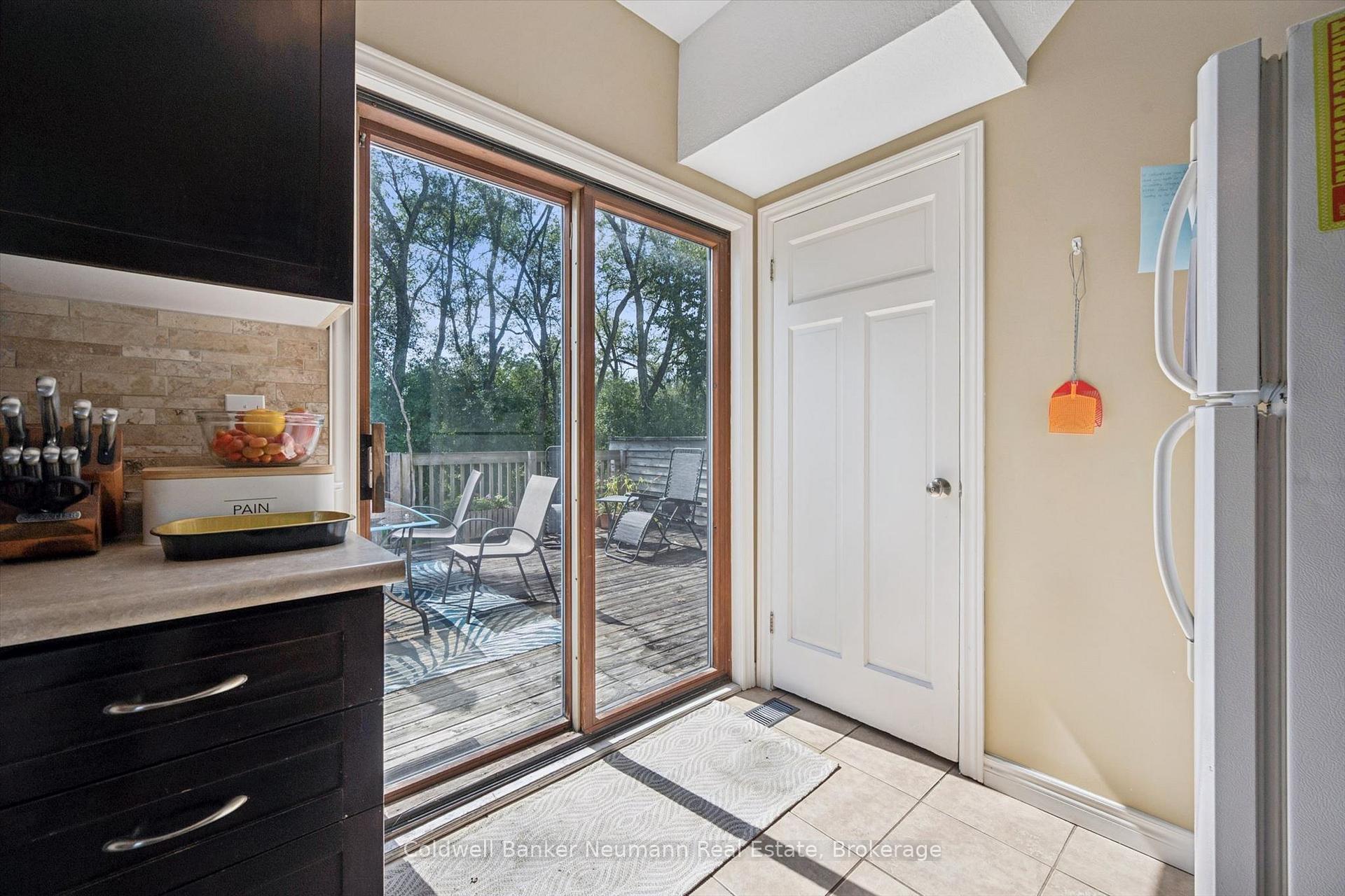 Photo 19 of 527 Stone Road E, Guelph, York/Watson Industrial Park — HOMEH