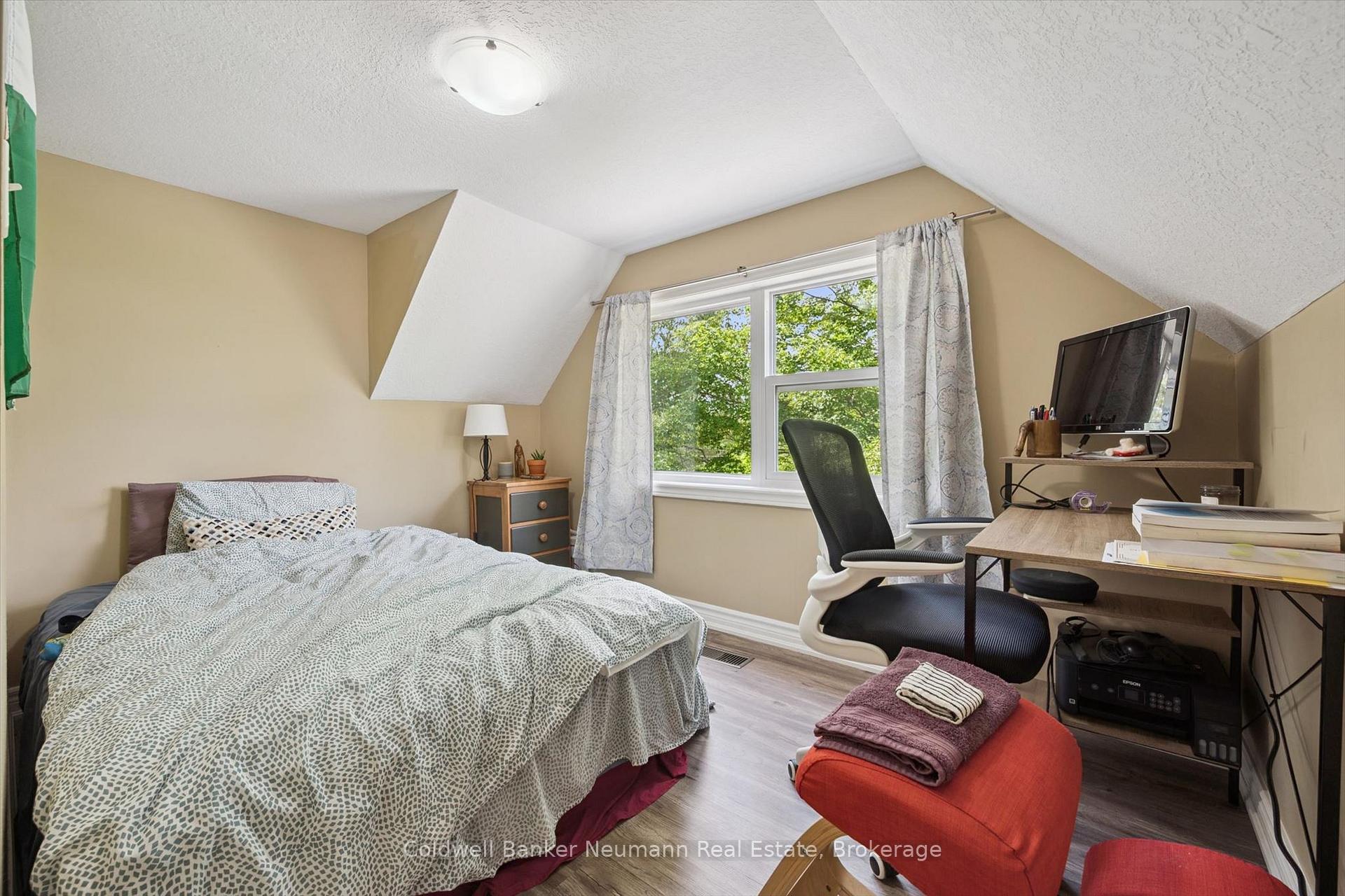 Photo 27 of 527 Stone Road E, Guelph, York/Watson Industrial Park — HOMEH