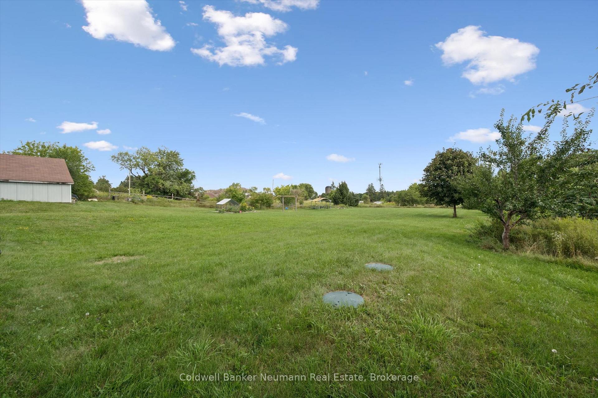 Photo 31 of 527 Stone Road E, Guelph, York/Watson Industrial Park — HOMEH