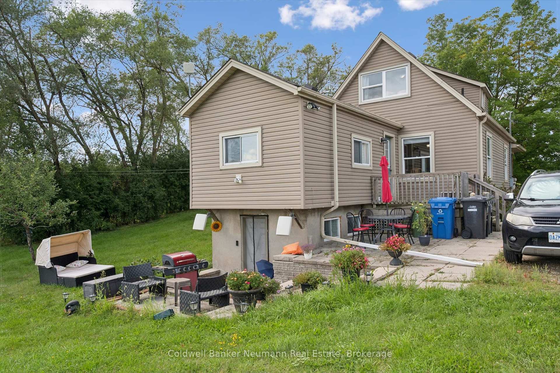 Photo 38 of 527 Stone Road E, Guelph, York/Watson Industrial Park — HOMEH