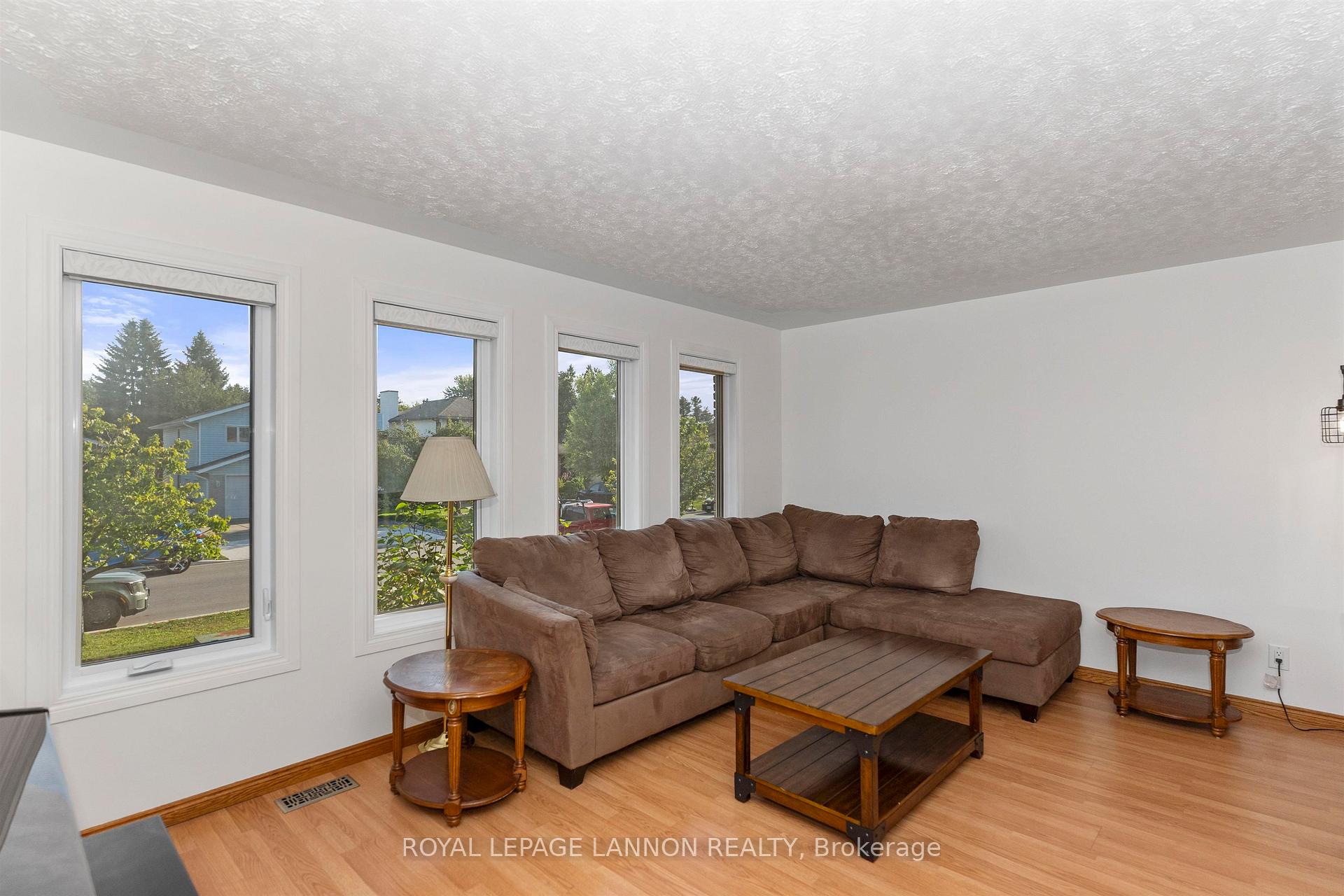 Photo 7 of 49 Wasco Drive, Thunder Bay, John Street South — HOMEH