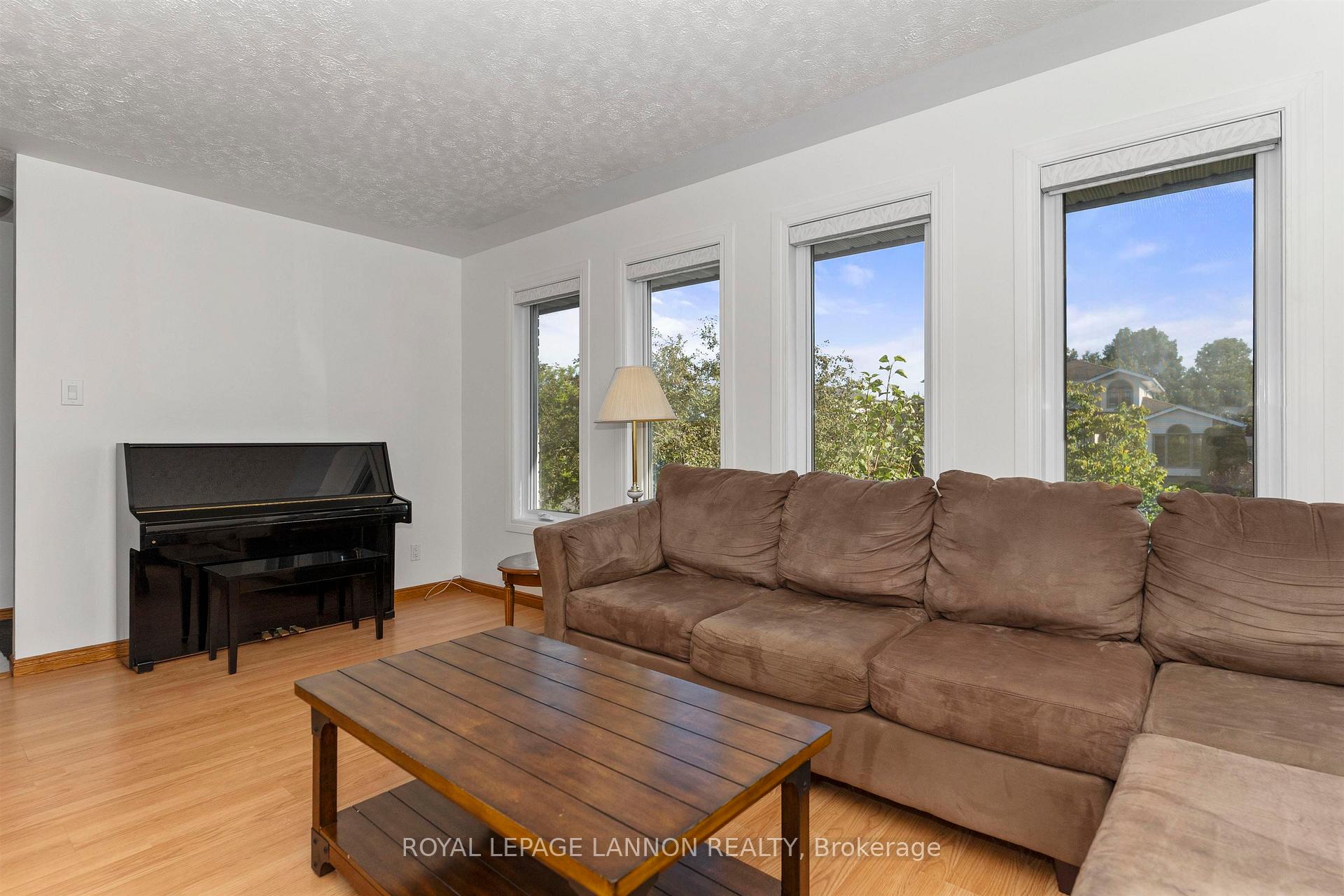 Photo 6 of 49 Wasco Drive, Thunder Bay, John Street South — HOMEH