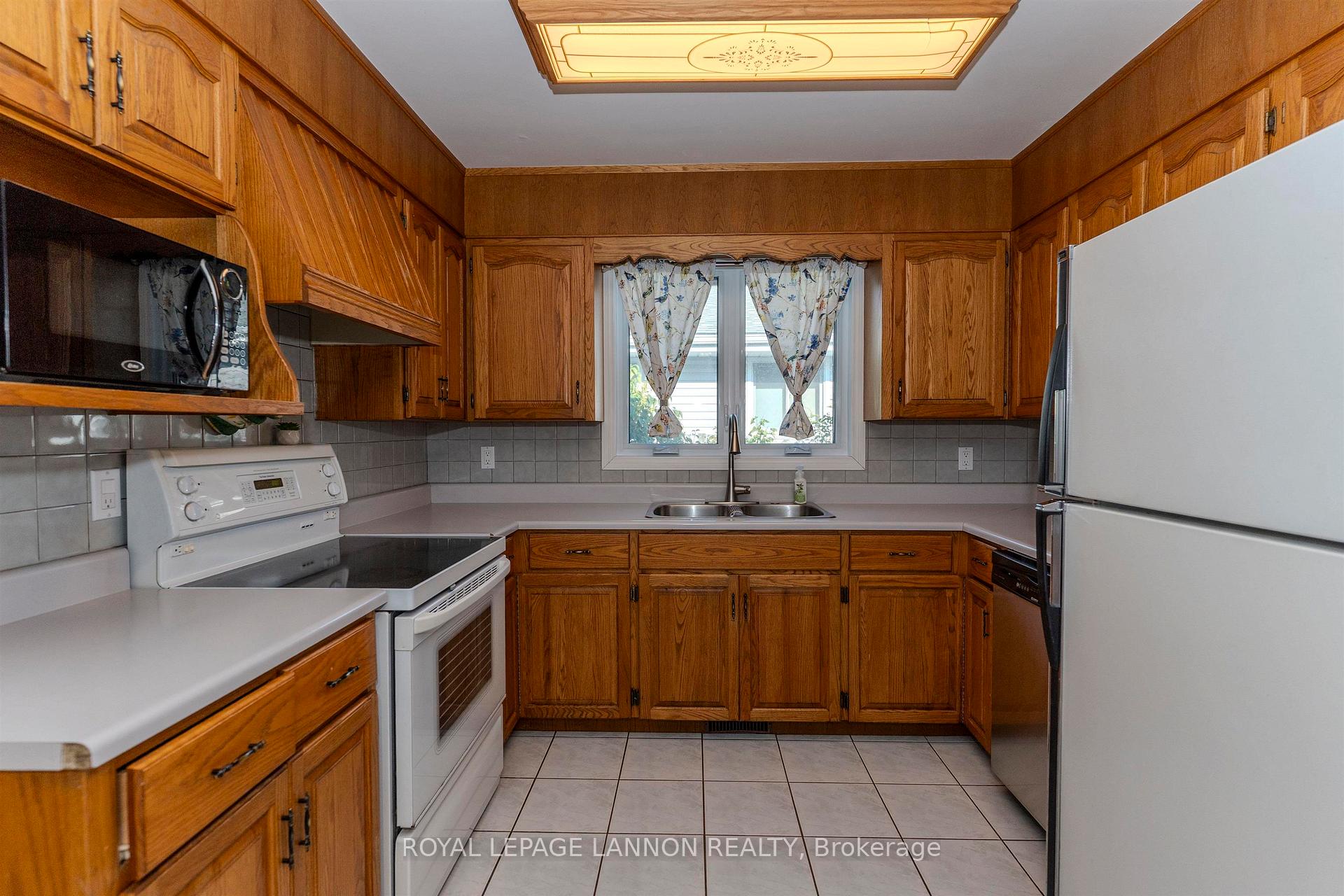 Photo 11 of 49 Wasco Drive, Thunder Bay, John Street South — HOMEH
