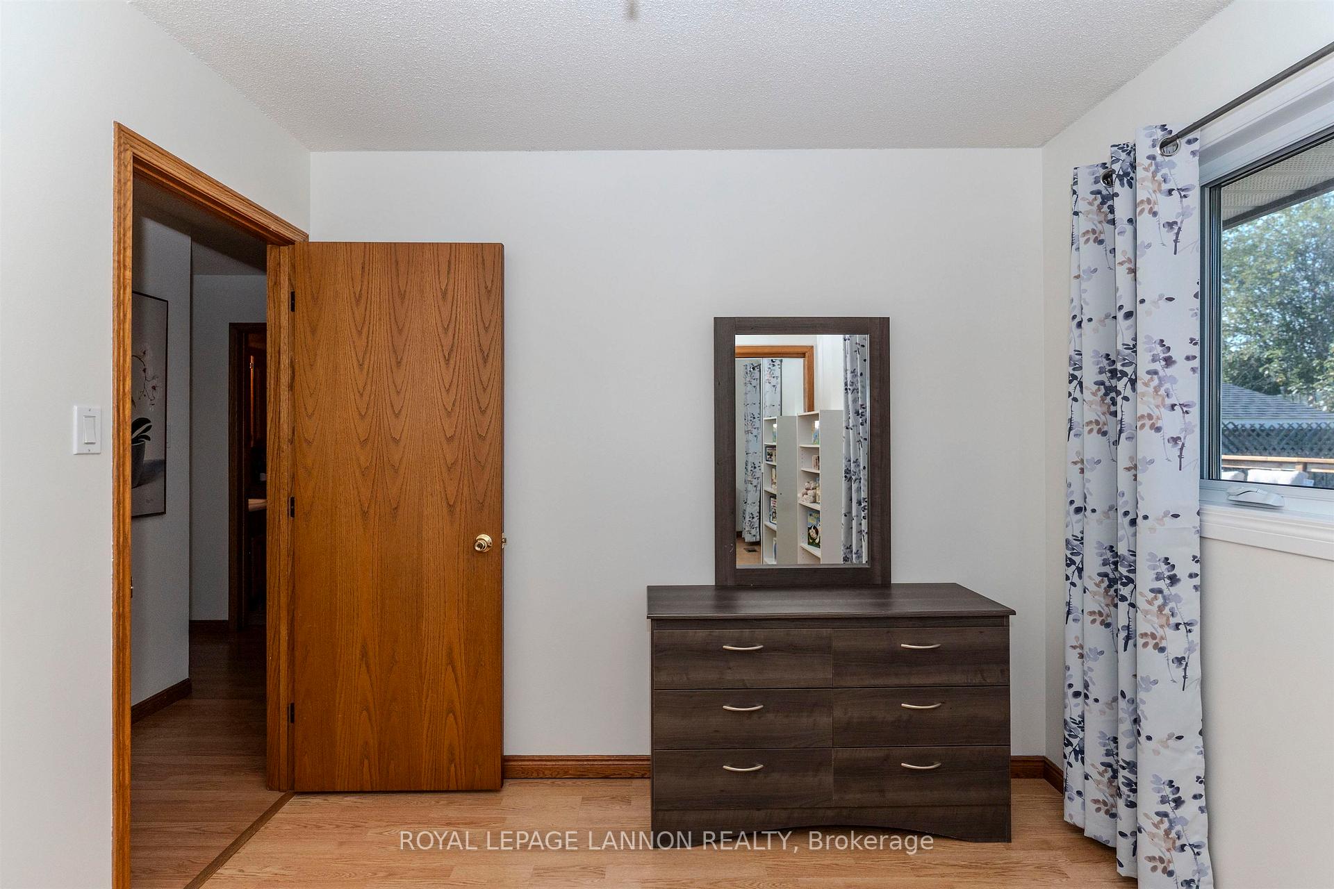 Photo 15 of 49 Wasco Drive, Thunder Bay, John Street South — HOMEH