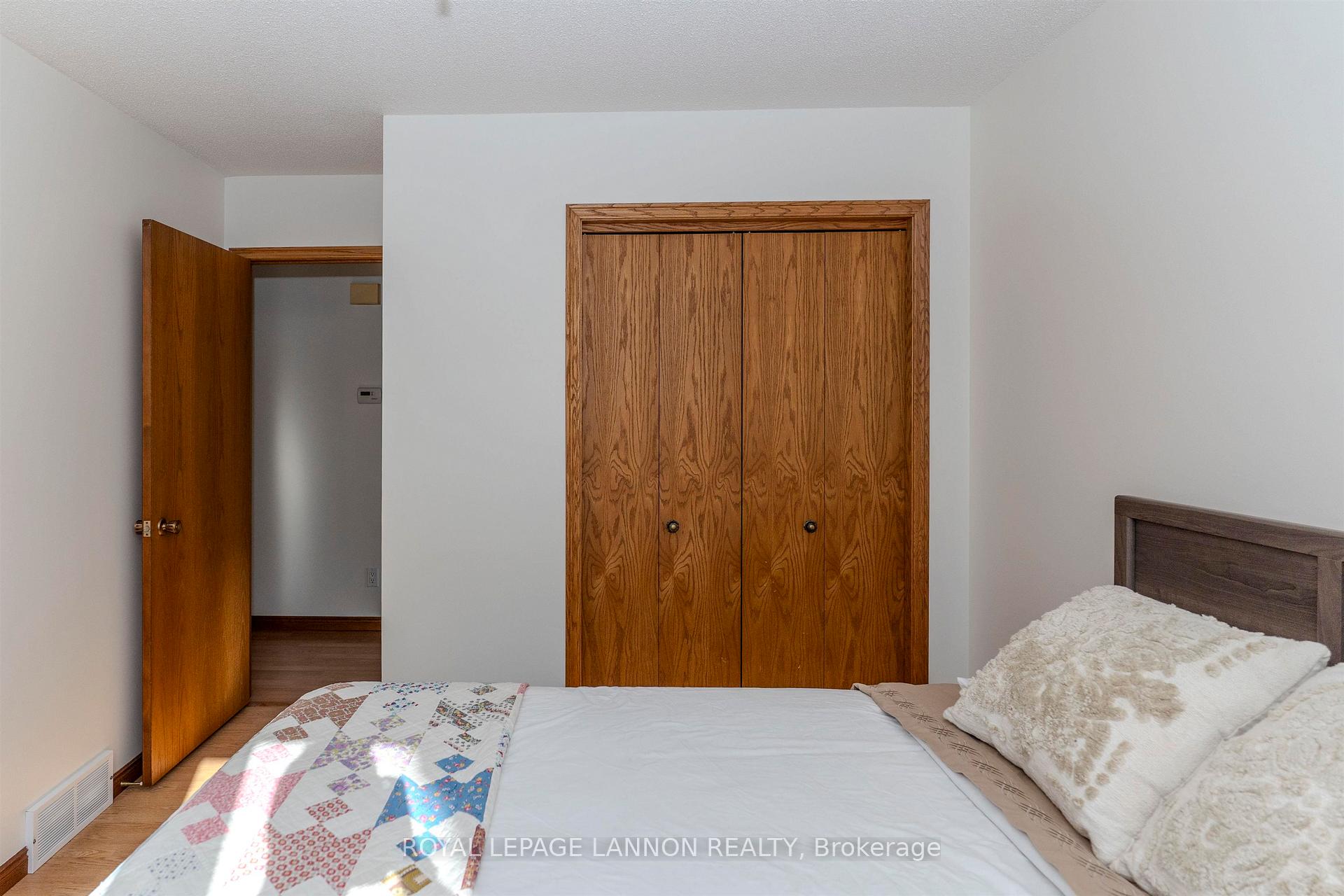 Photo 17 of 49 Wasco Drive, Thunder Bay, John Street South — HOMEH
