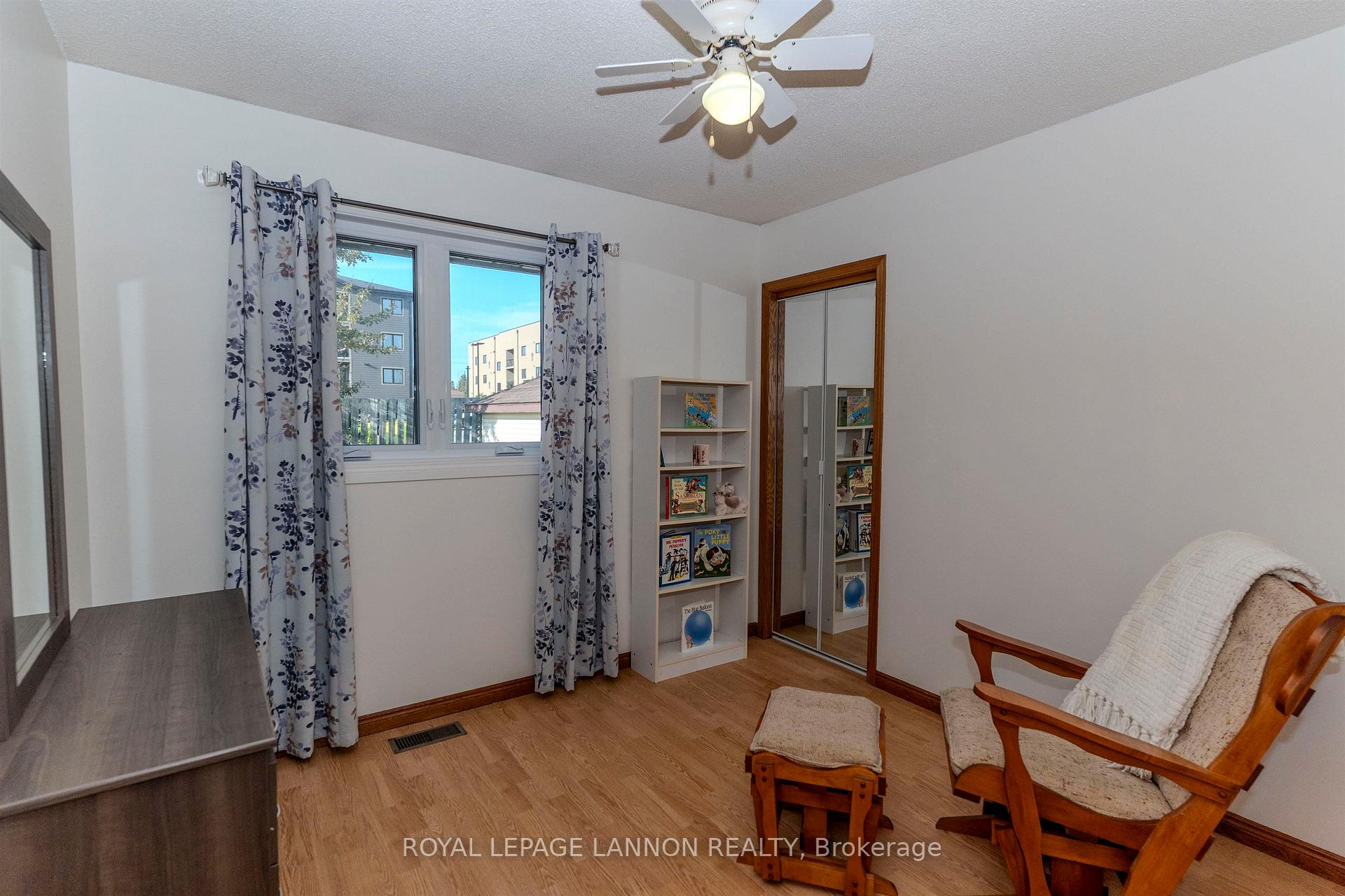 Photo 24 of 49 Wasco Drive, Thunder Bay, John Street South — HOMEH