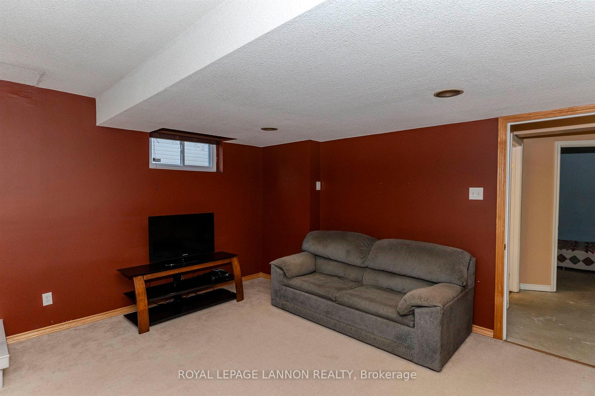 Photo 28 of 49 Wasco Drive, Thunder Bay, John Street South — HOMEH