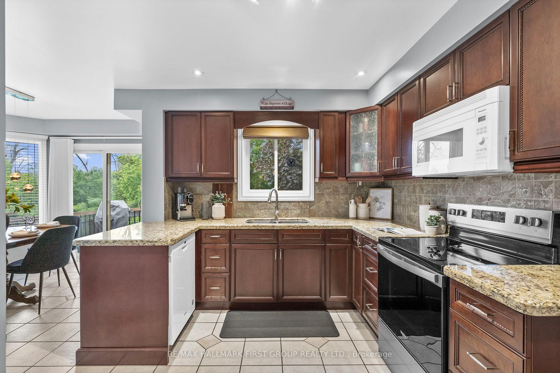 Photo 8 of 60 Spiers Crescent, Ajax, South East — HOMEH