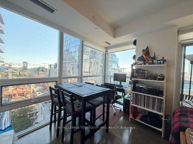 Photo 4 of Unit 1511, 460 Adelaide Street E, Toronto, Moss Park — HOMEH
